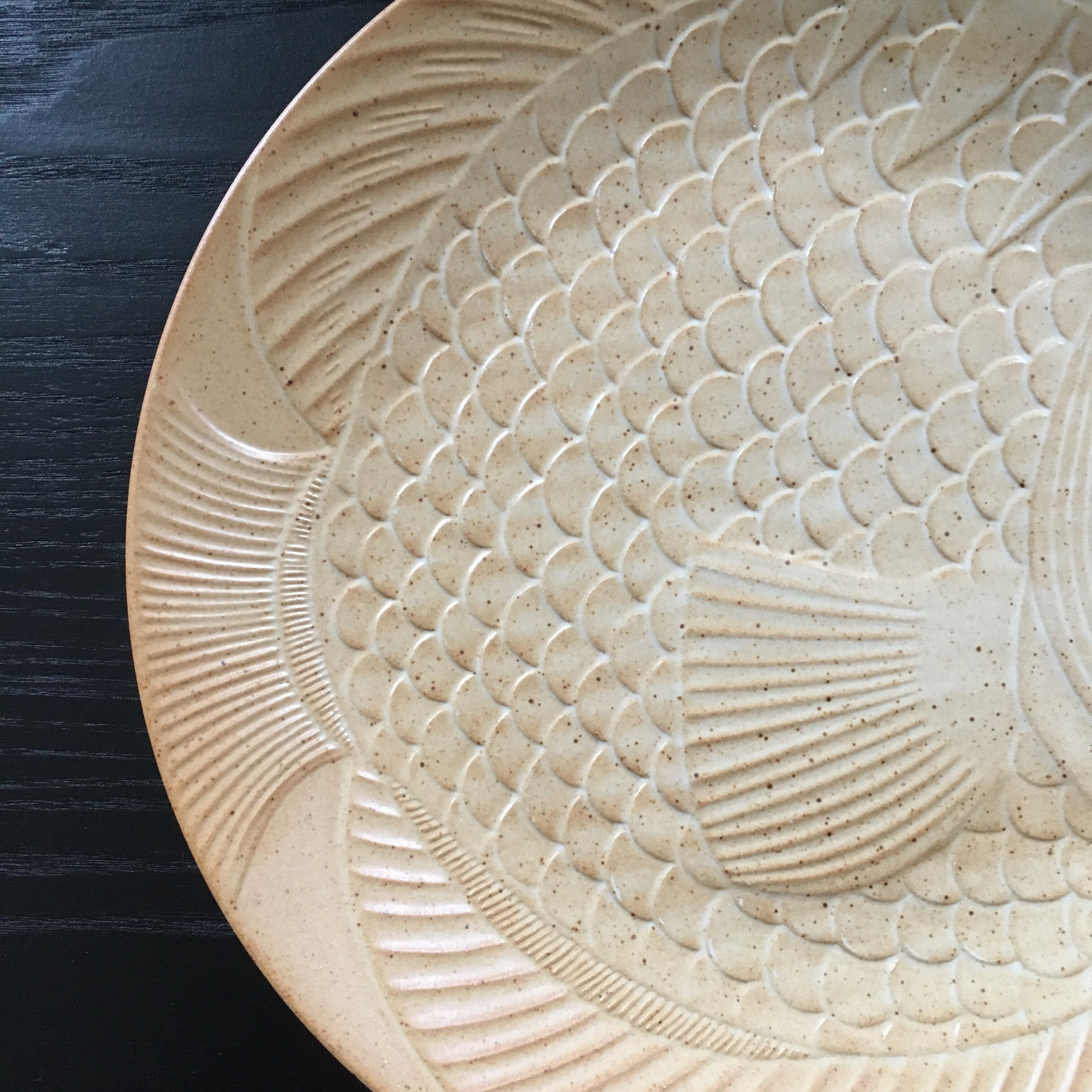 Lot of 6 fish-decorated plates.