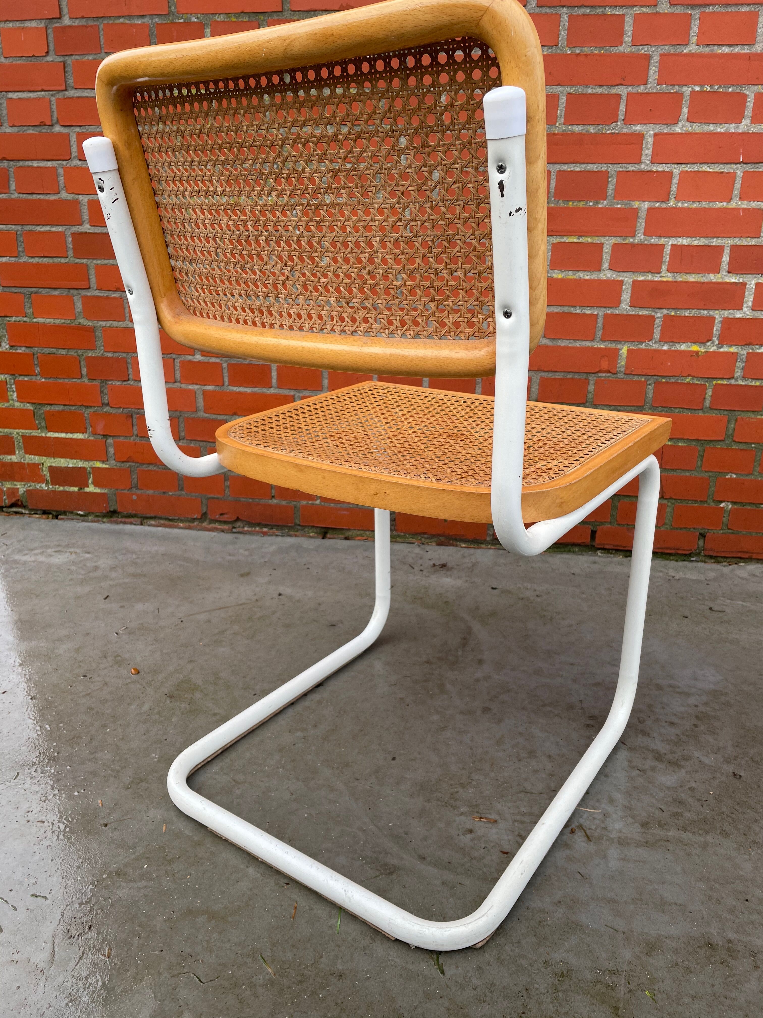 Ensemble de 4 chaises modèles Cesca de Marcel Breuer