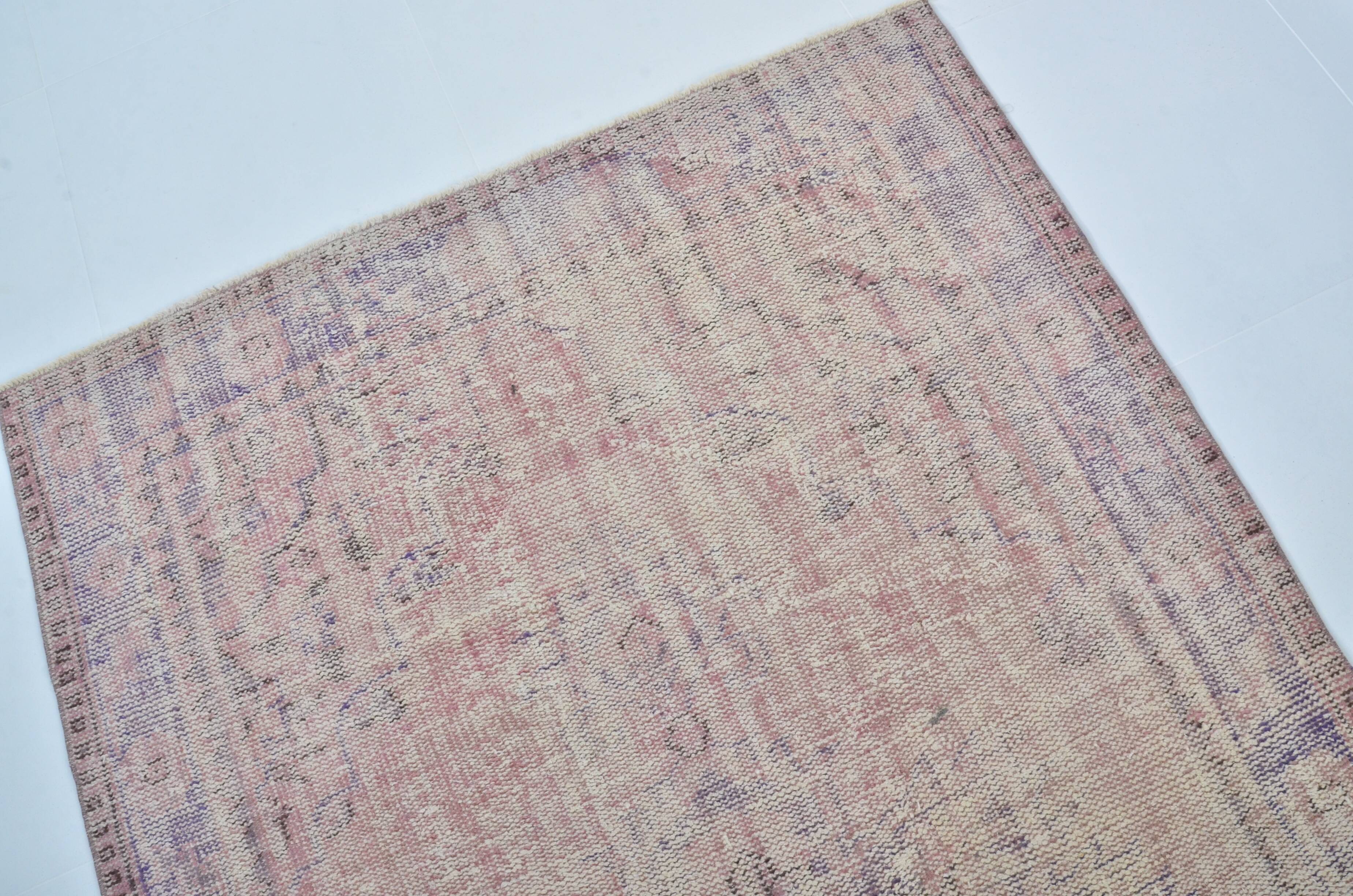 Vintage Pink Floral Wool Carpet sku 3210