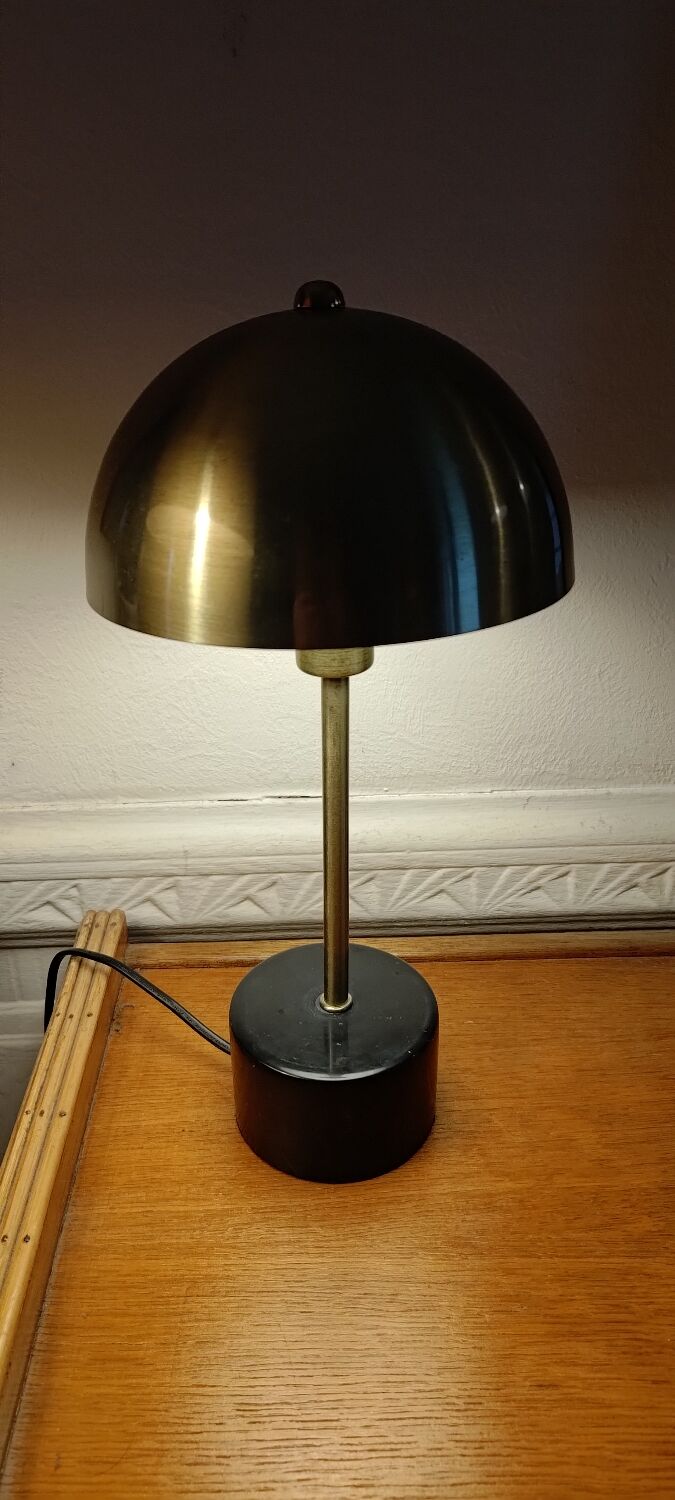 Mushroom lamp