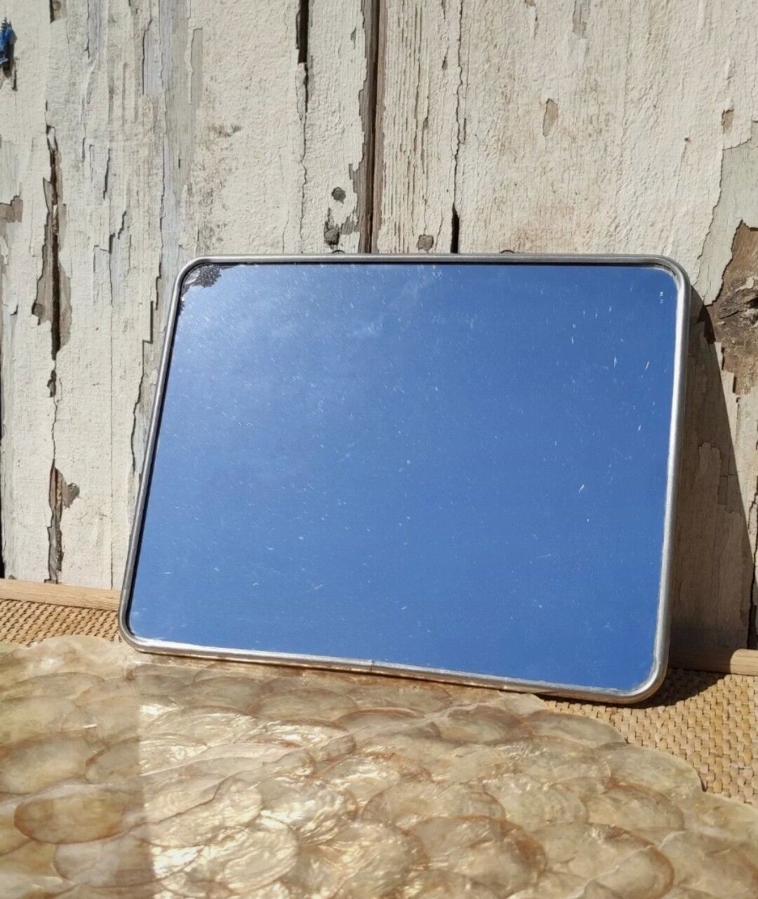 Duo of barber mirrors to pose