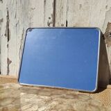 Duo of barber mirrors to pose