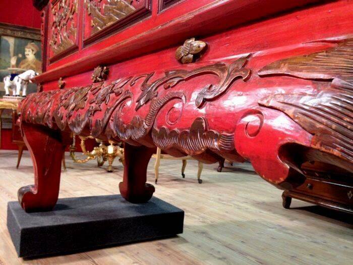 19th century China: lacquered and gilded offering console