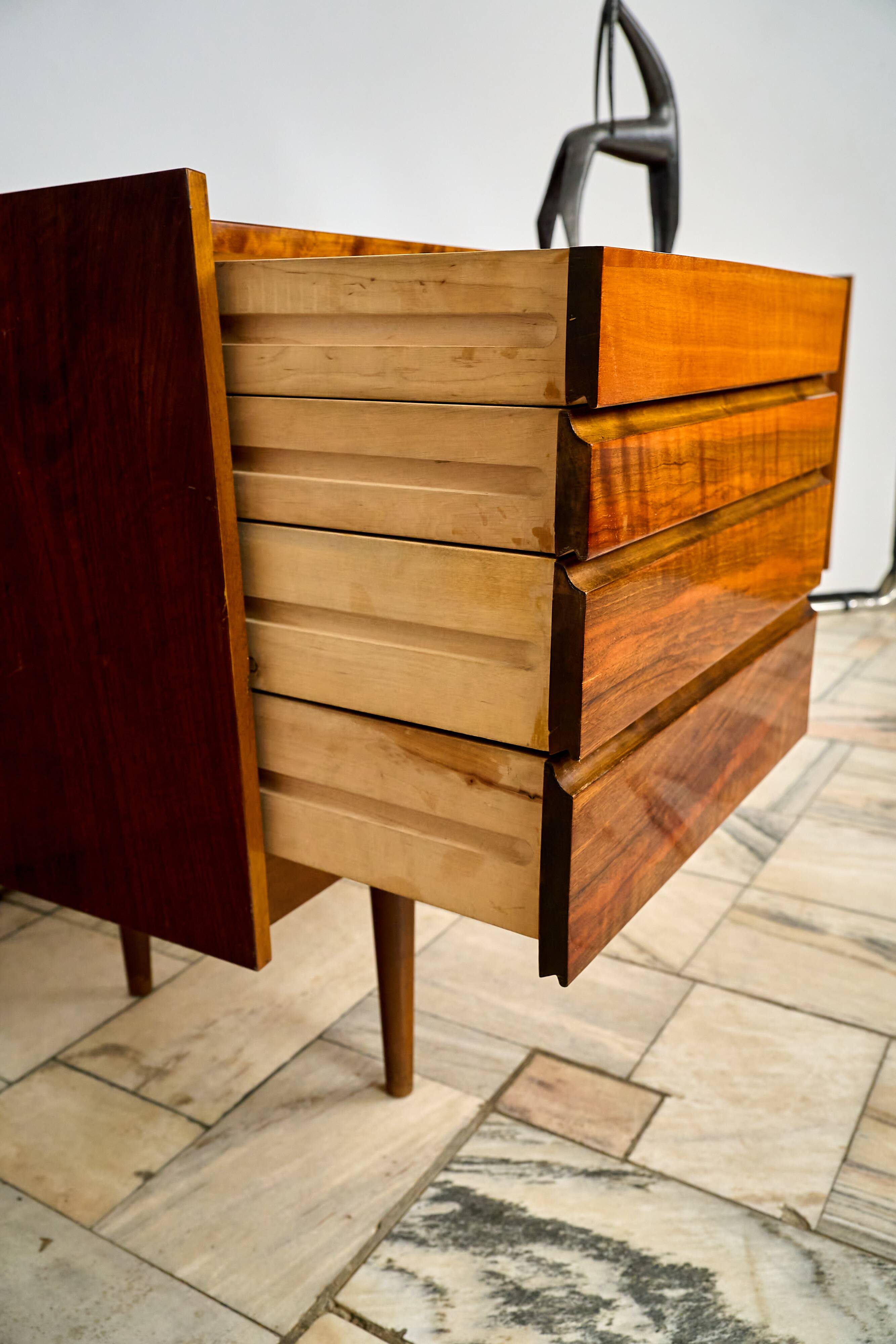 Commode vintage, usine de meubles Bytom, Pologne, années 1960.