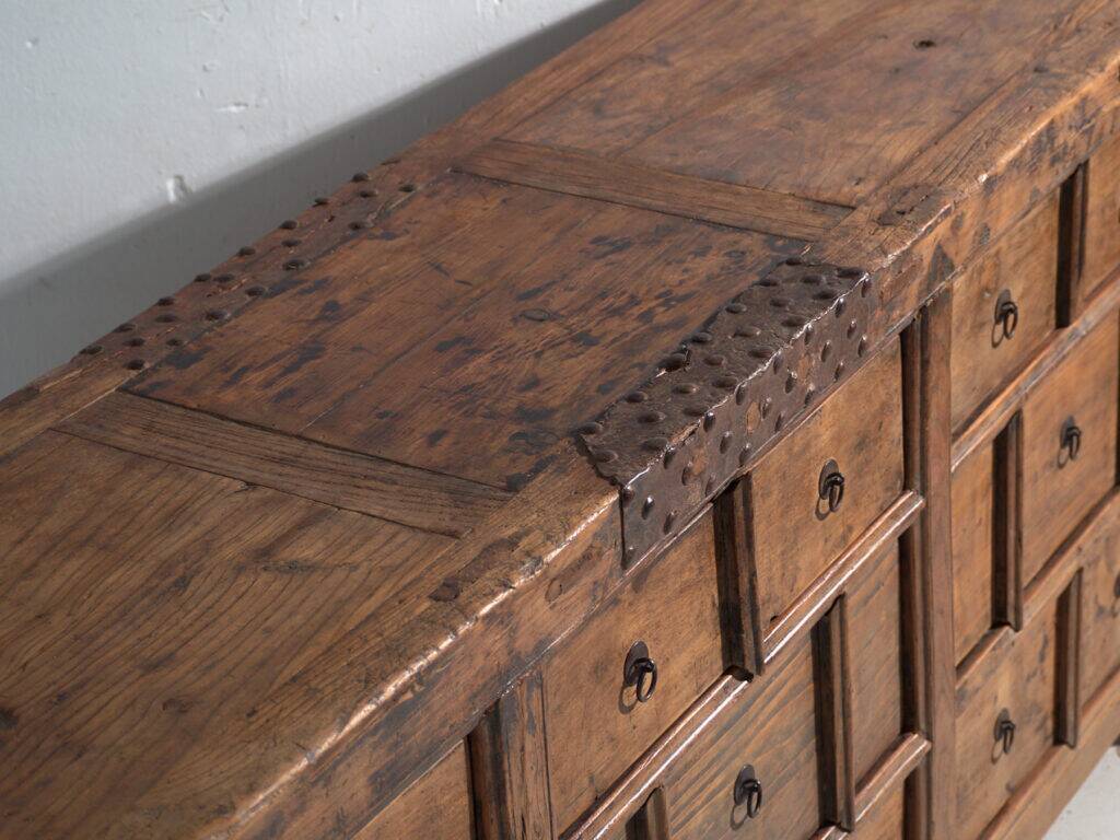 Meuble ancien à multiples tiroirs en bois de pin – Chine, vers 1930