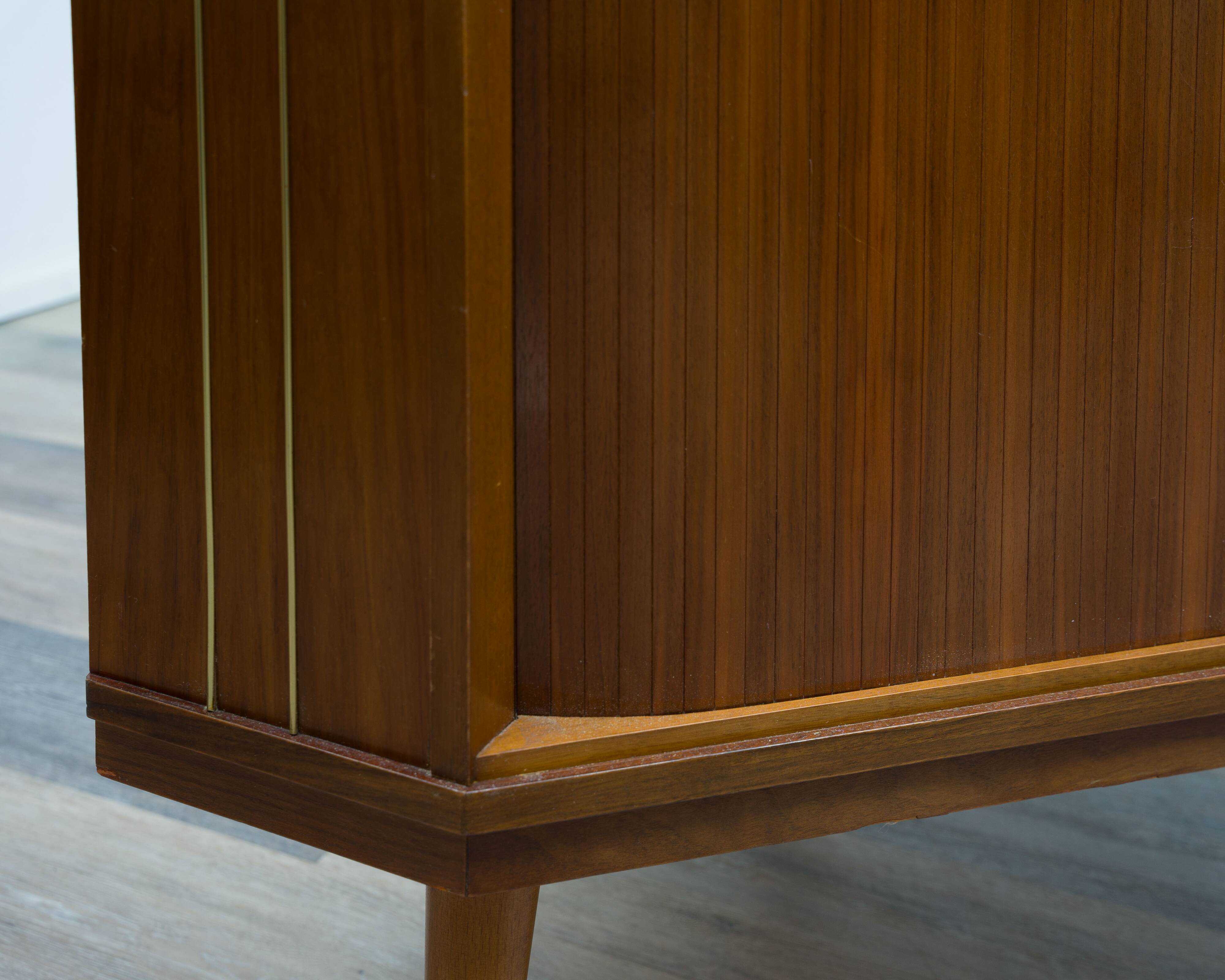 1950s chest of drawers/TV cabinet with sliding doors
