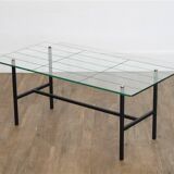 Table basse moderniste en verre et metal 1950