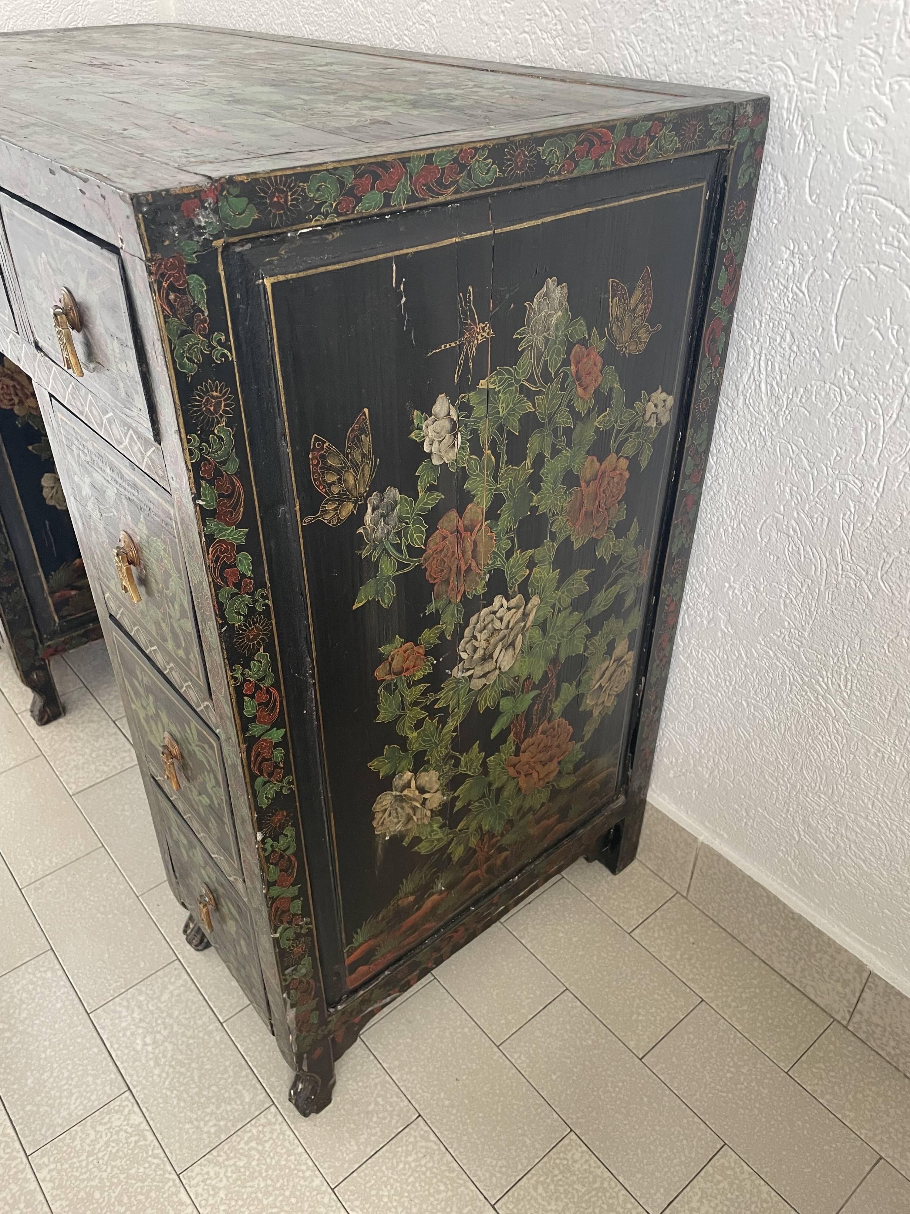 Asian style console desktop