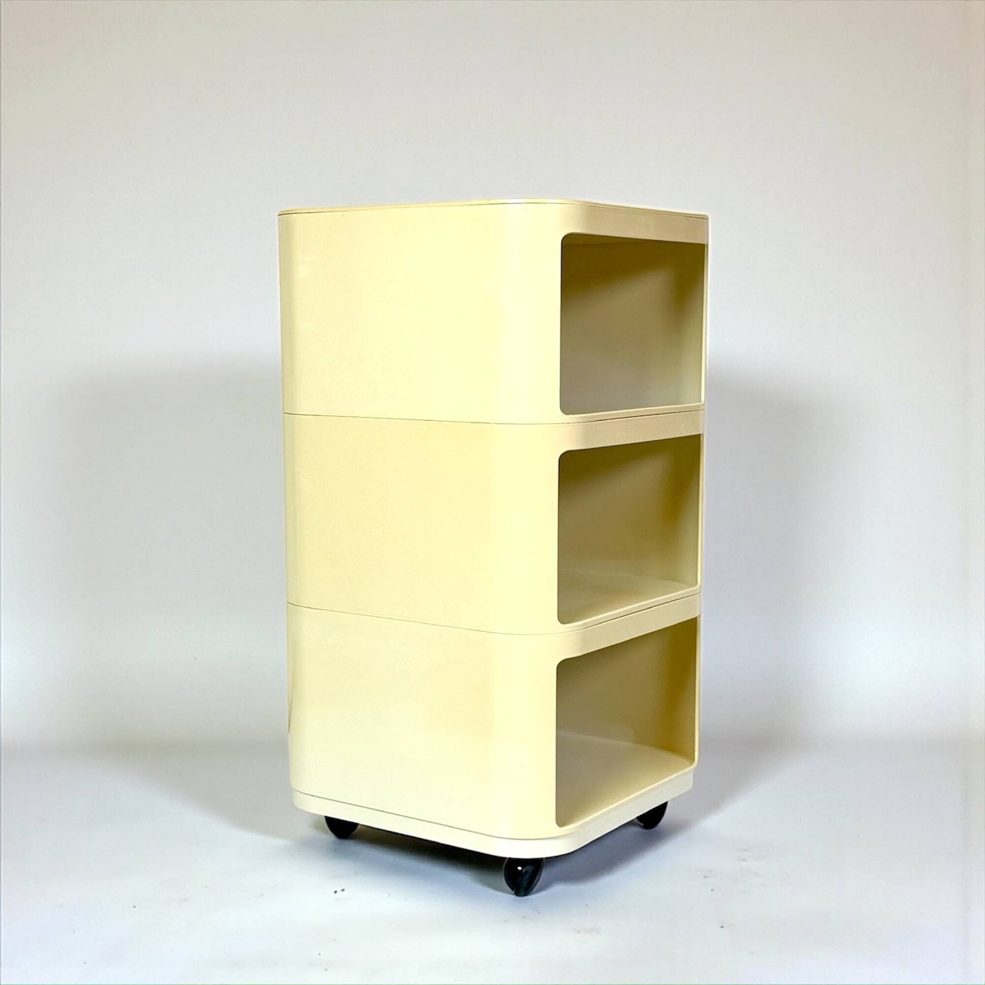 Cream Kartell Componibili Storage with Three Modules, Italian Vintage 1960s