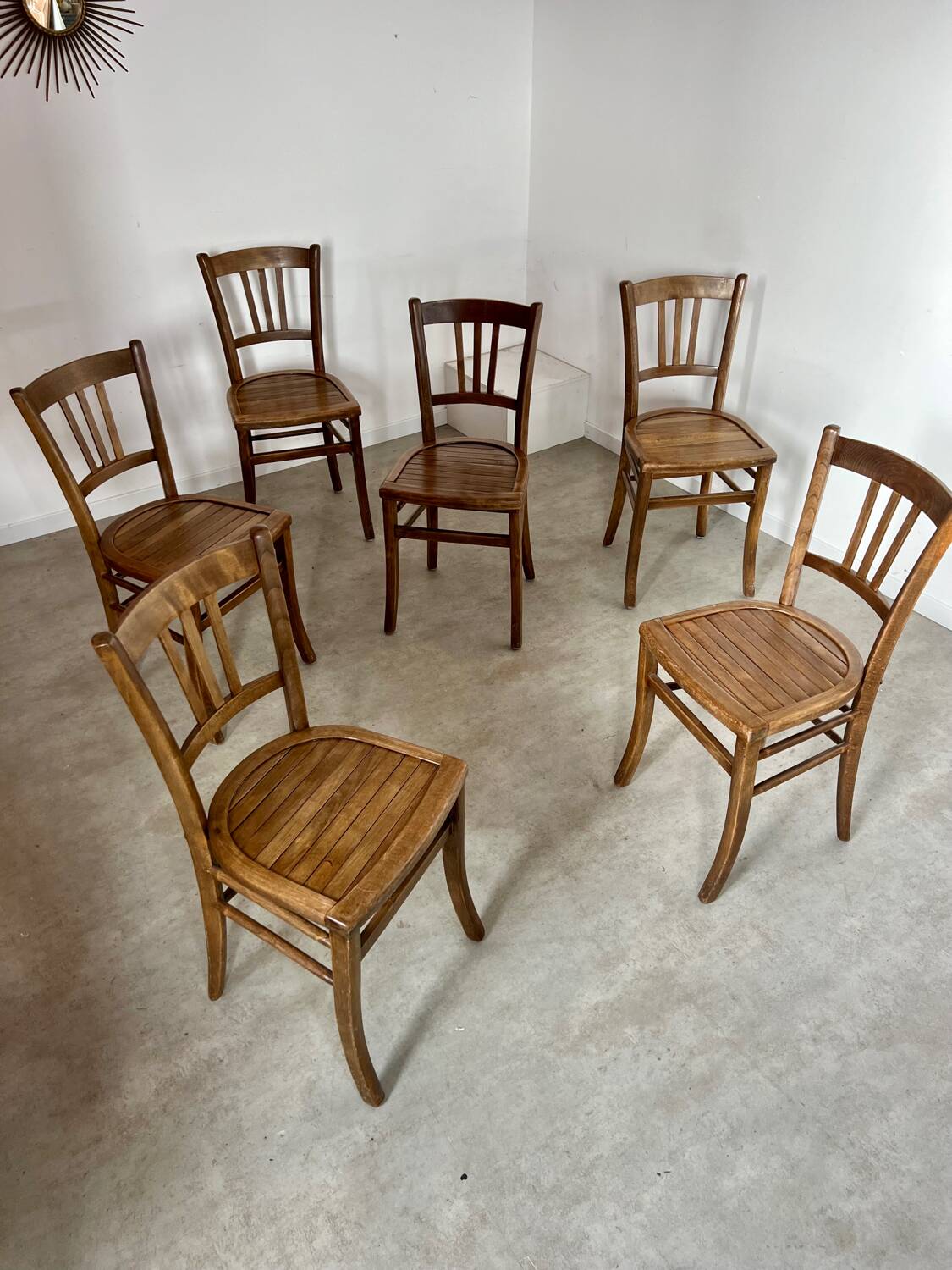 Lot de 6 anciennes chaises vintage bistrot des années 50 en bois