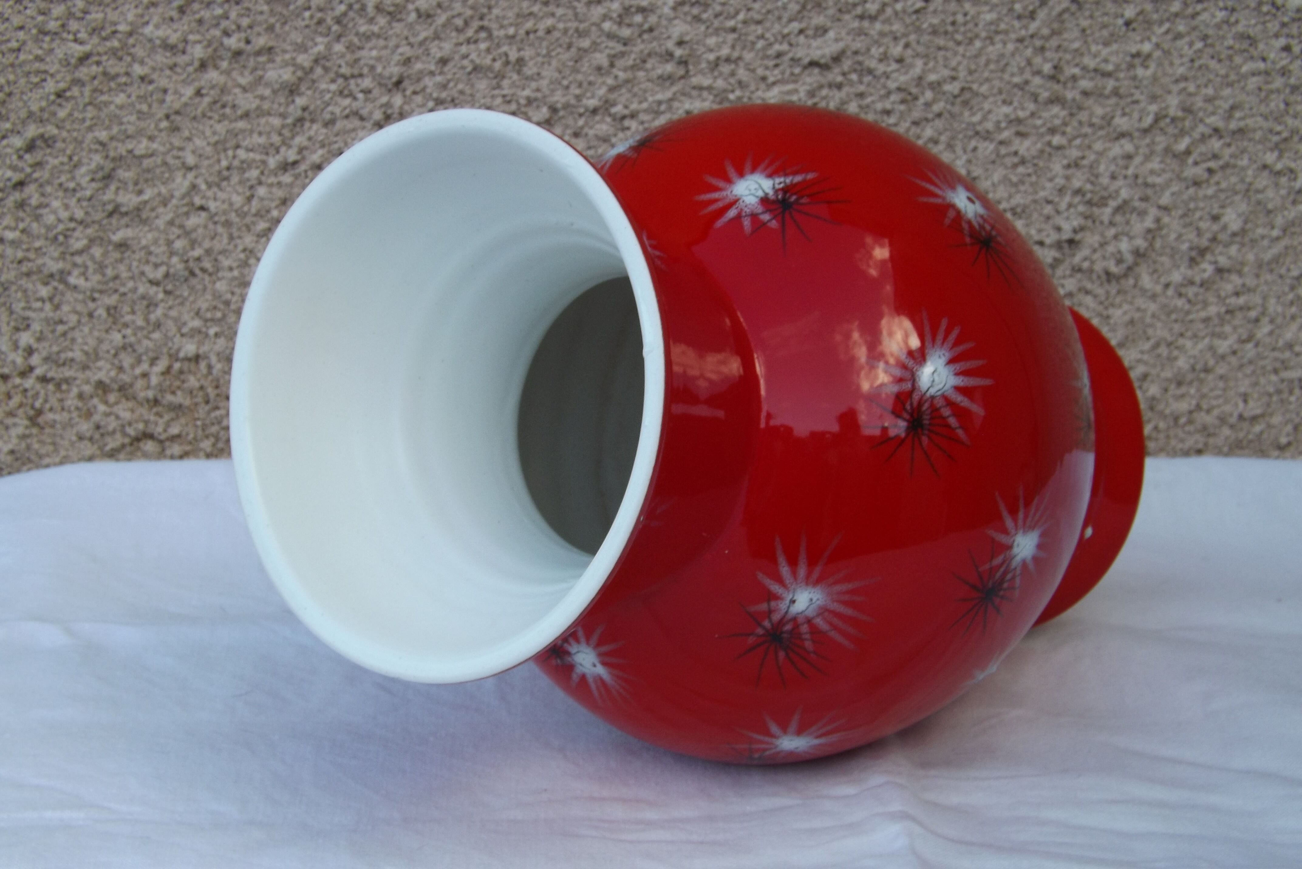Vintage red baud ceramic vase in Vallauris 50