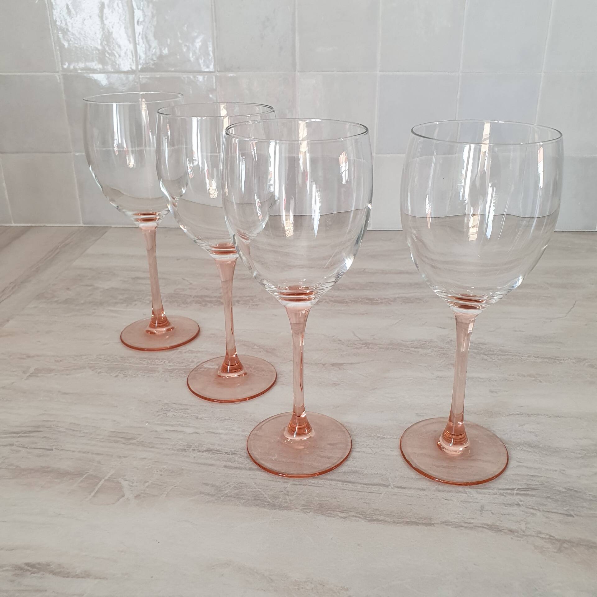 4 Verres à Eau ou Vin / verre à pied Rose