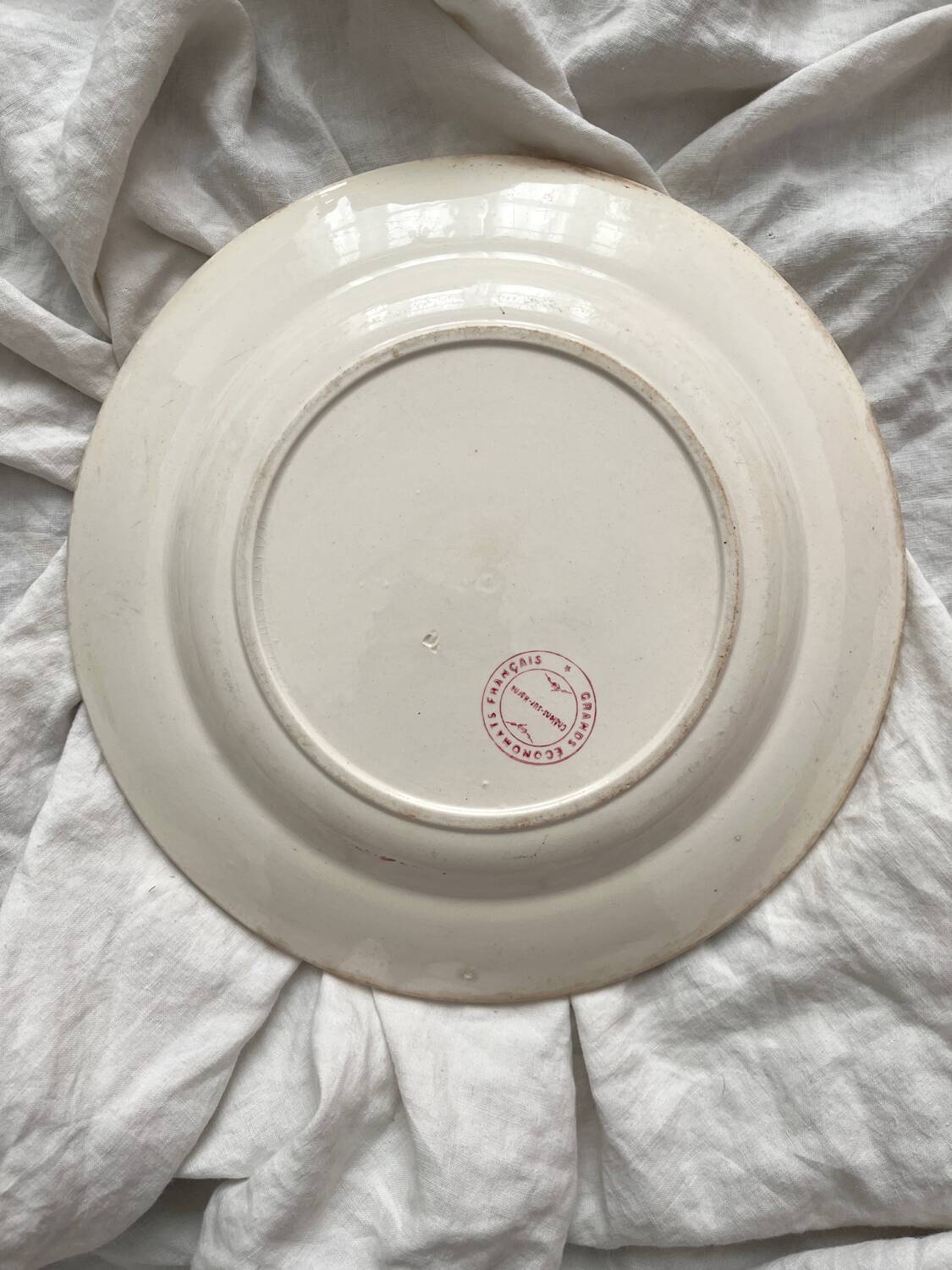 Round ironstone dish “Mûre” Badonviller