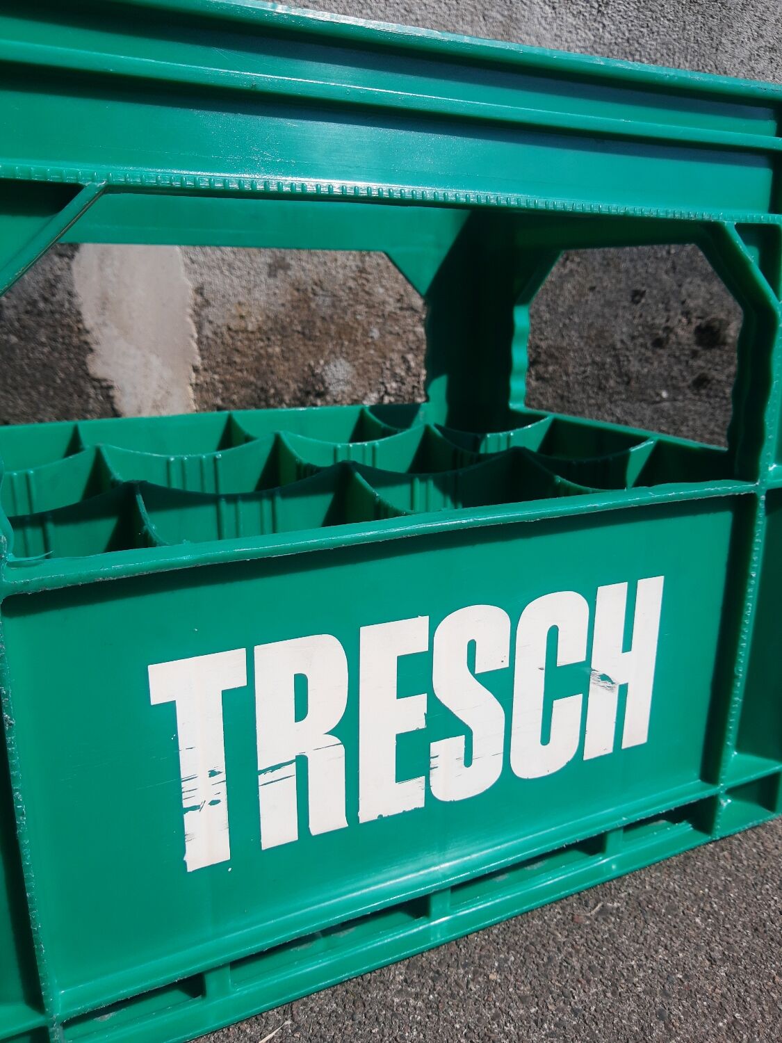 Vintage Tresch green plastic bottle box