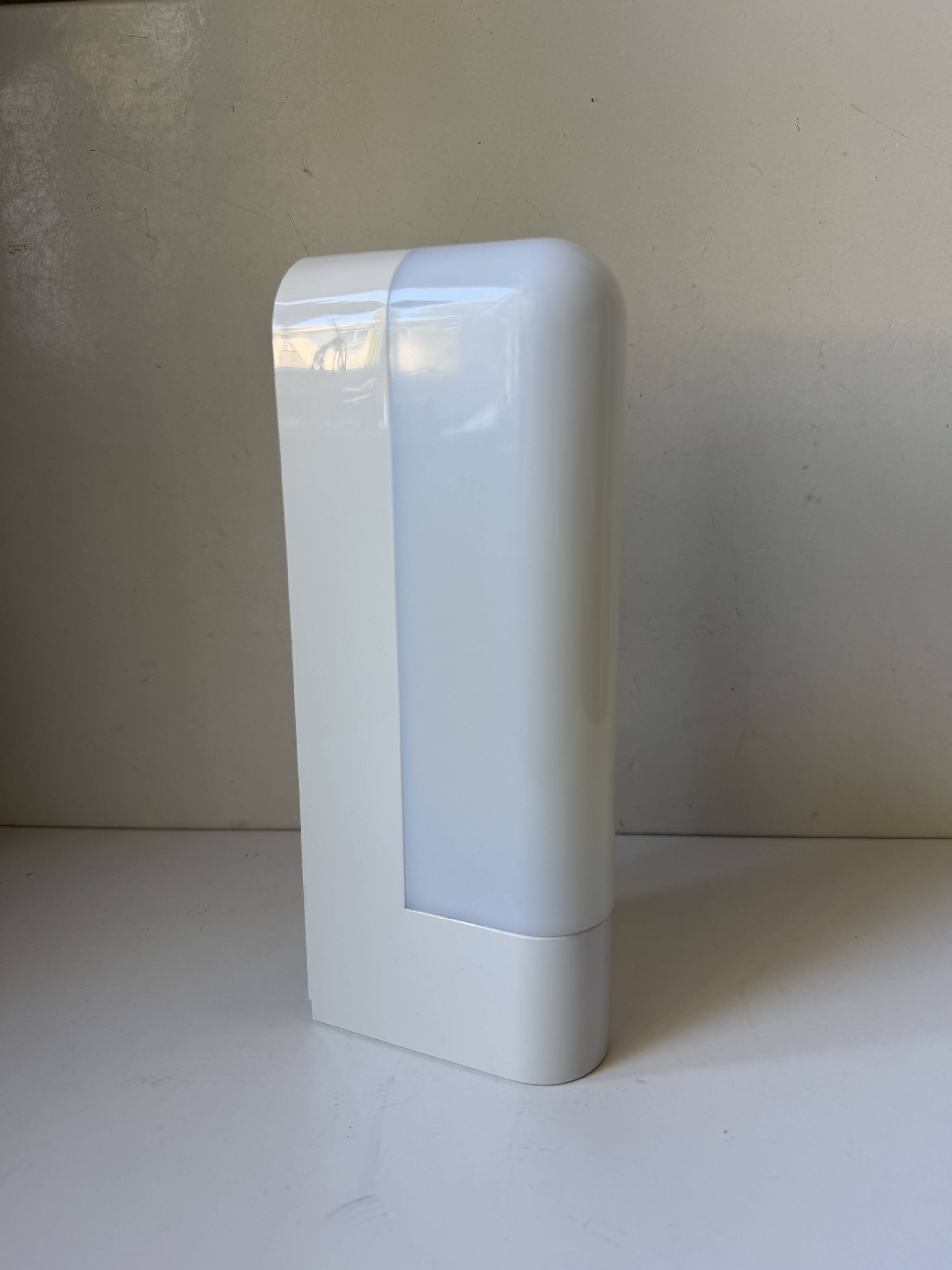 Vintage Minimalist Wall Lamp
