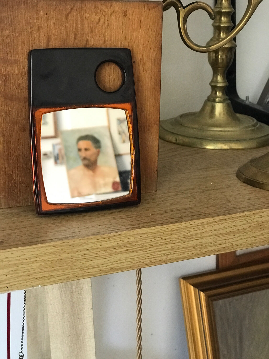 Travel barber mirror