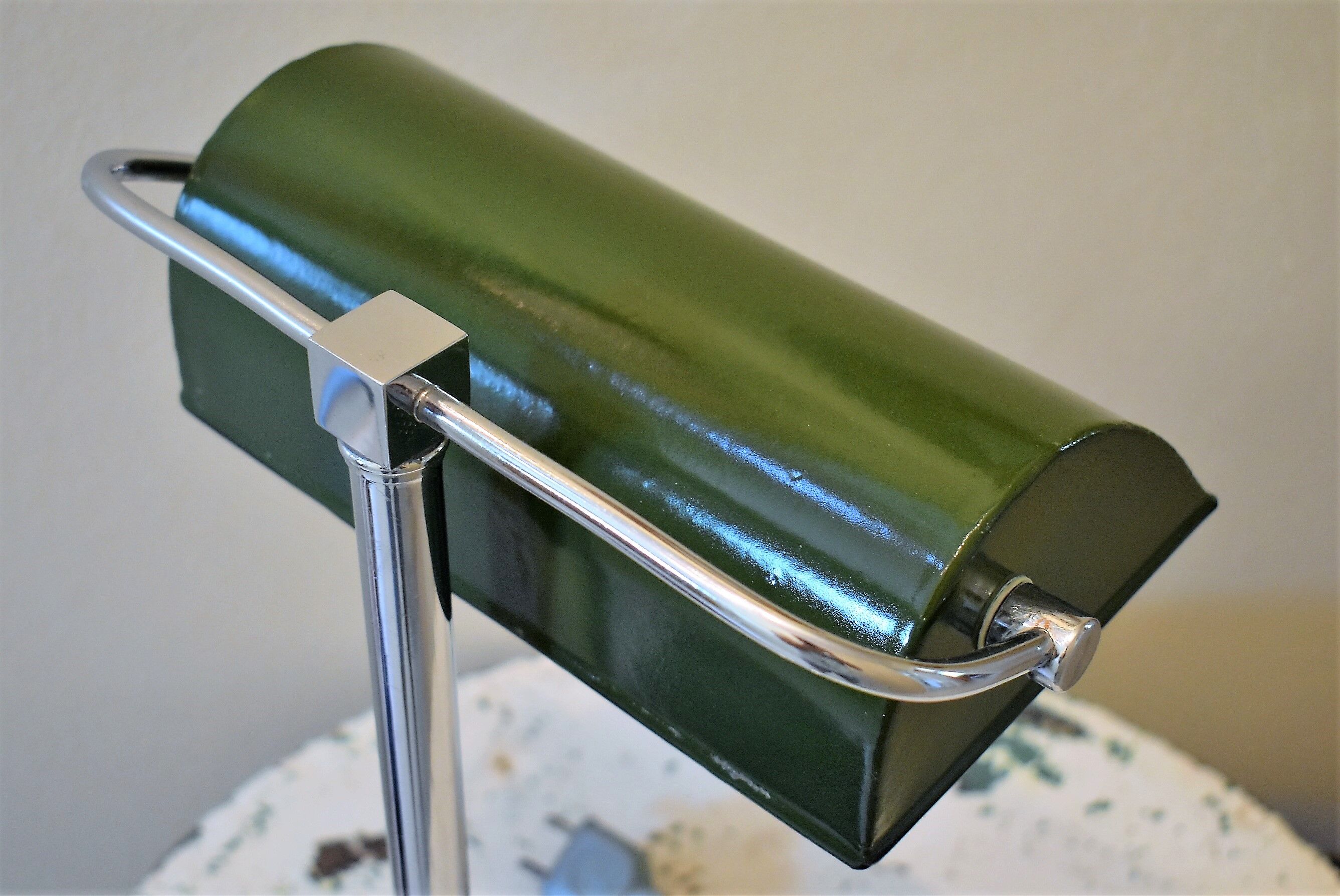 Notary lamp with green enamelled reflector