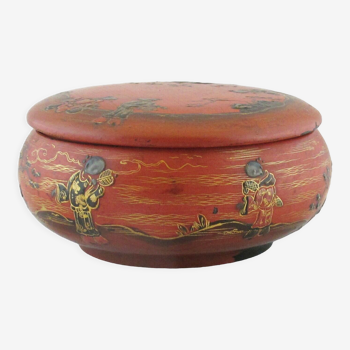 Chinese box in red lacquer 19th century