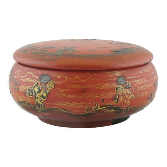 Chinese box in red lacquer 19th century