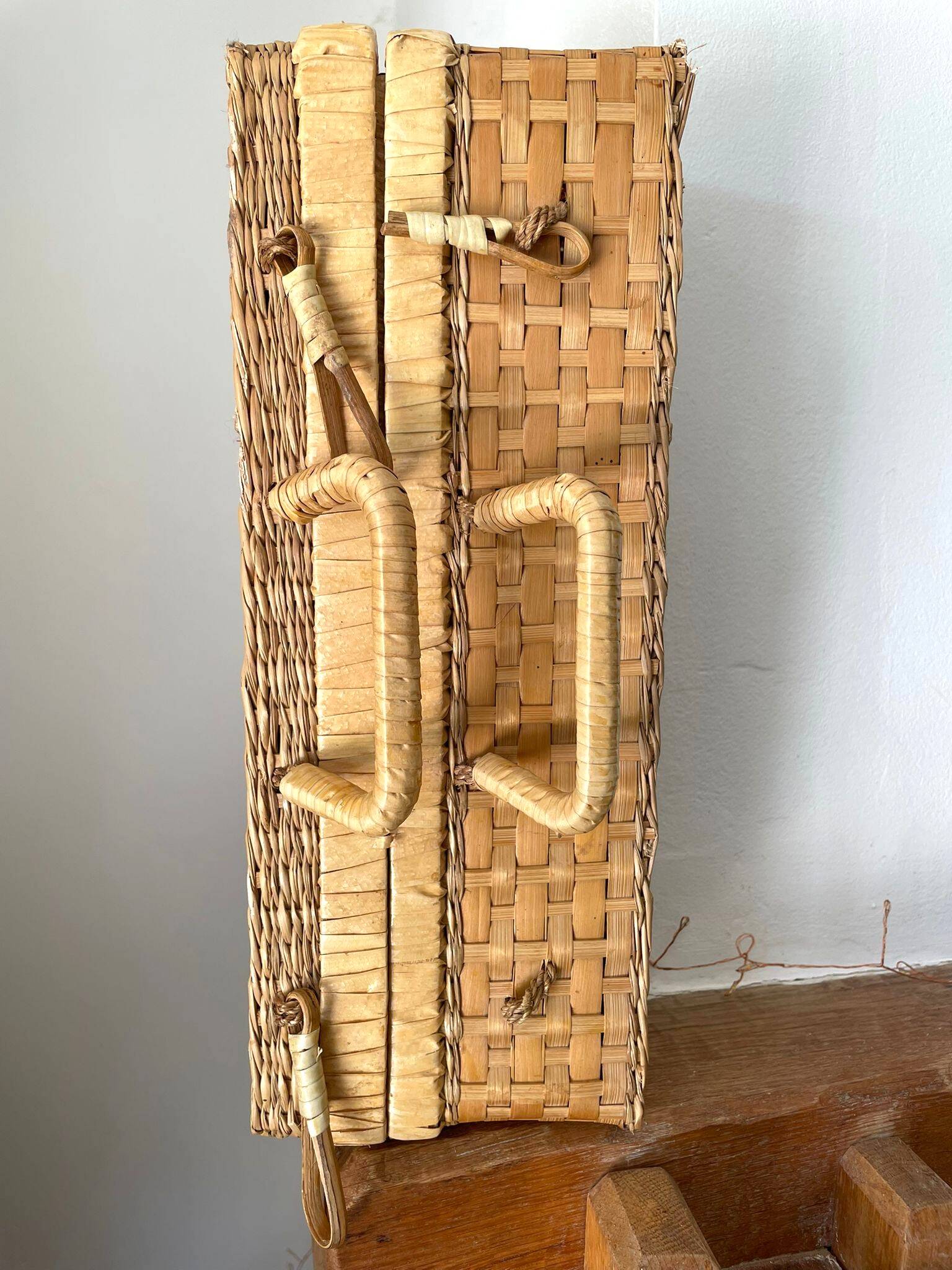 Vintage wicker/rattan suitcase