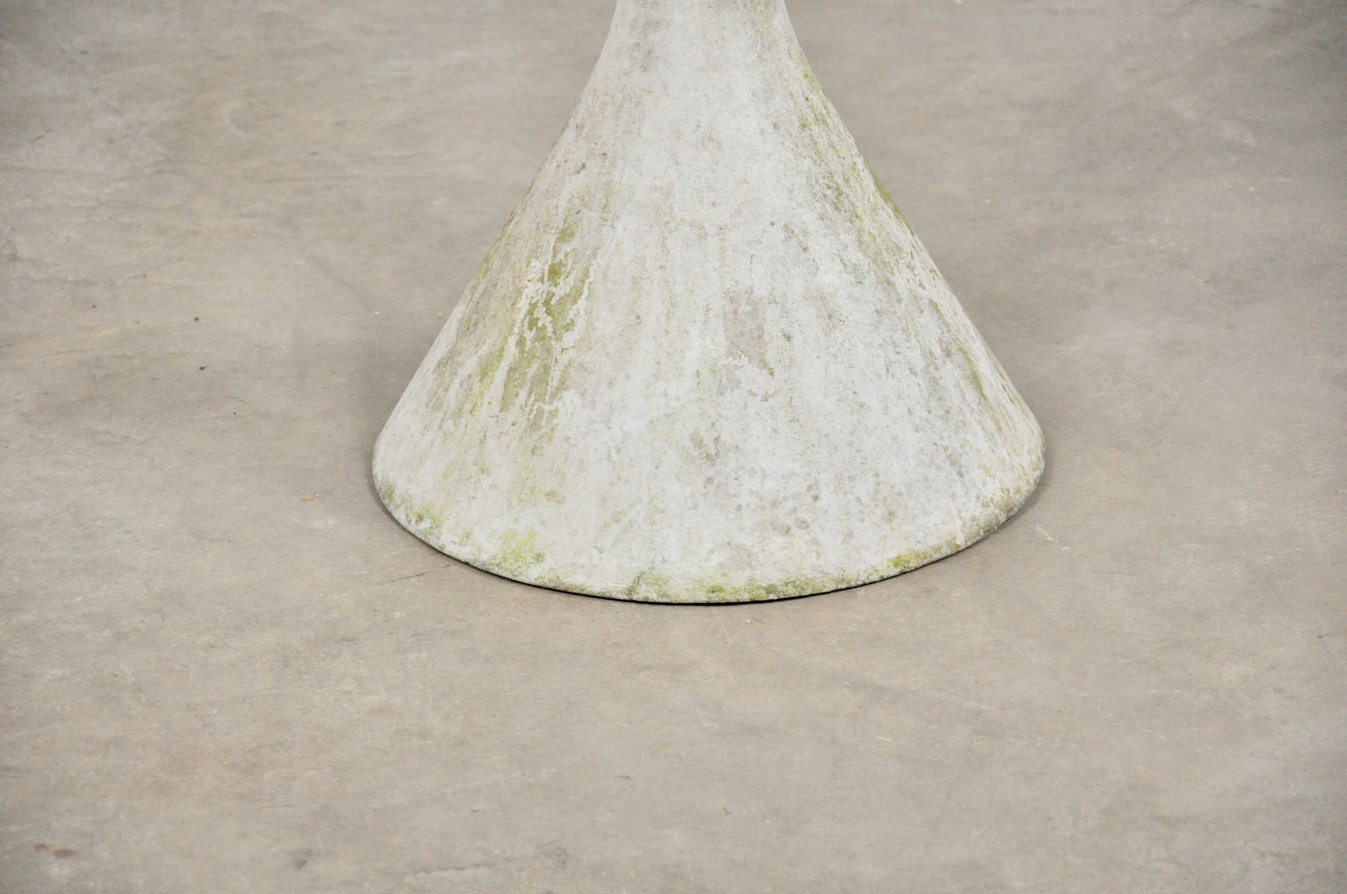 Vasque diabolo design Anton Bee assisté de Willy Guhl 1970