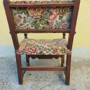 Antique poltrona trono in solid walnut with carving 19th century