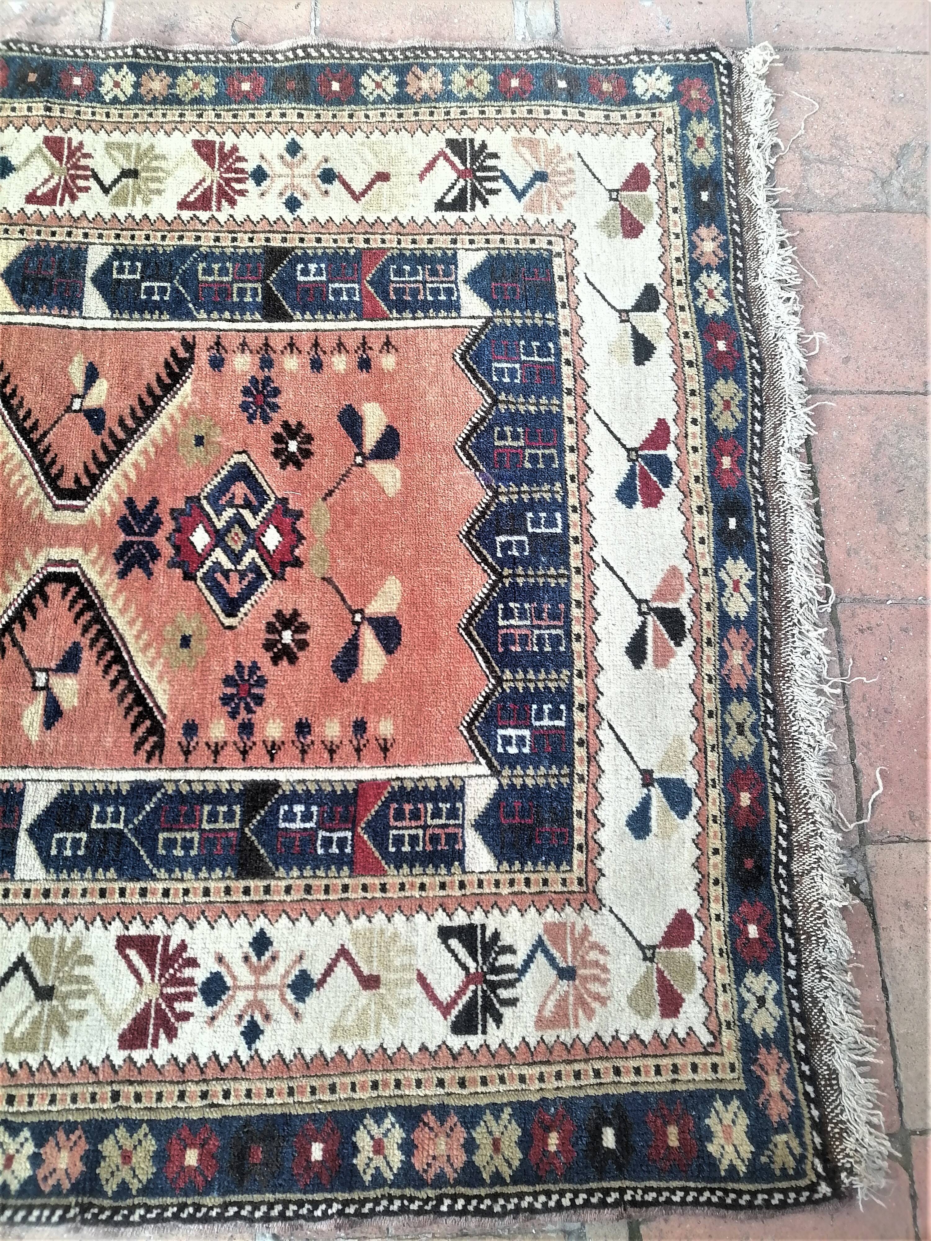 Oriental carpet from Turkey 152 x 118