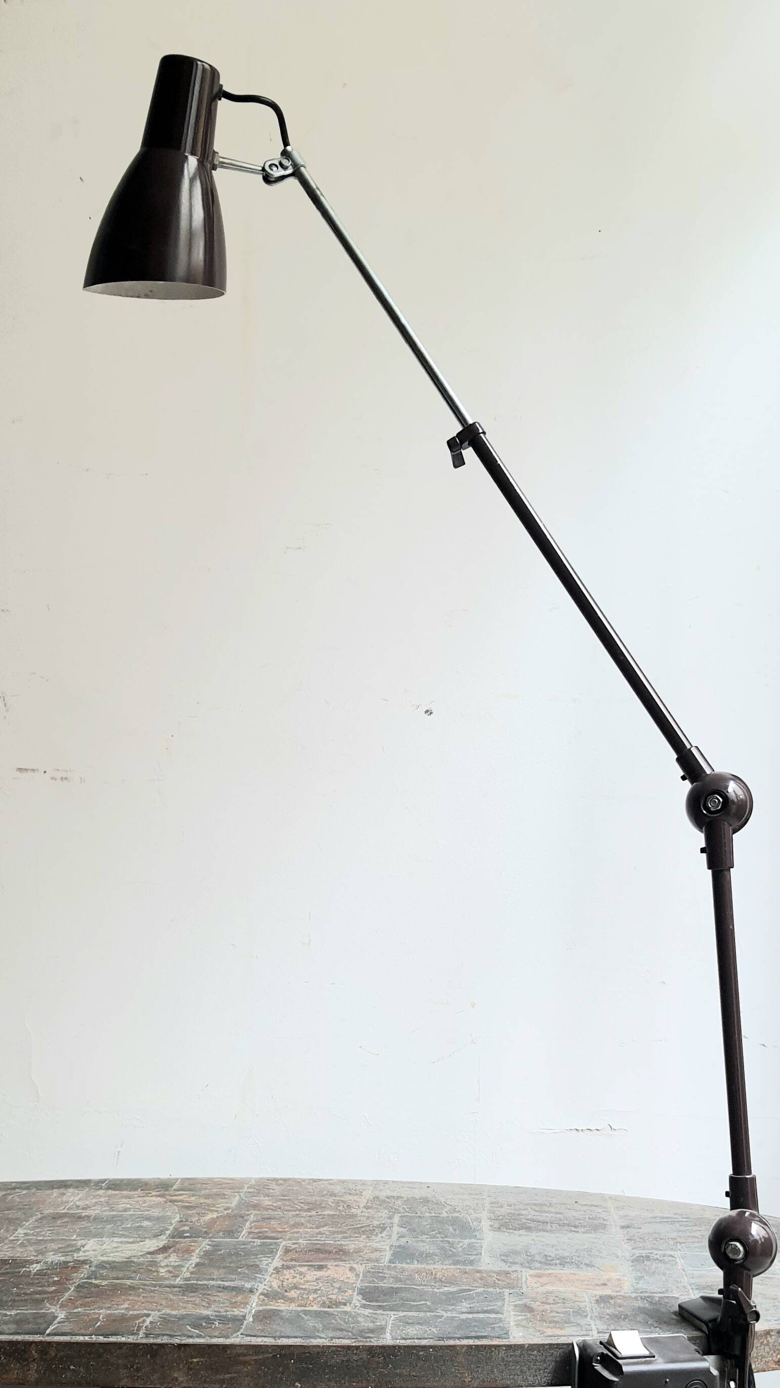 Vintage clip-on workshop lamp from the 50s/60s