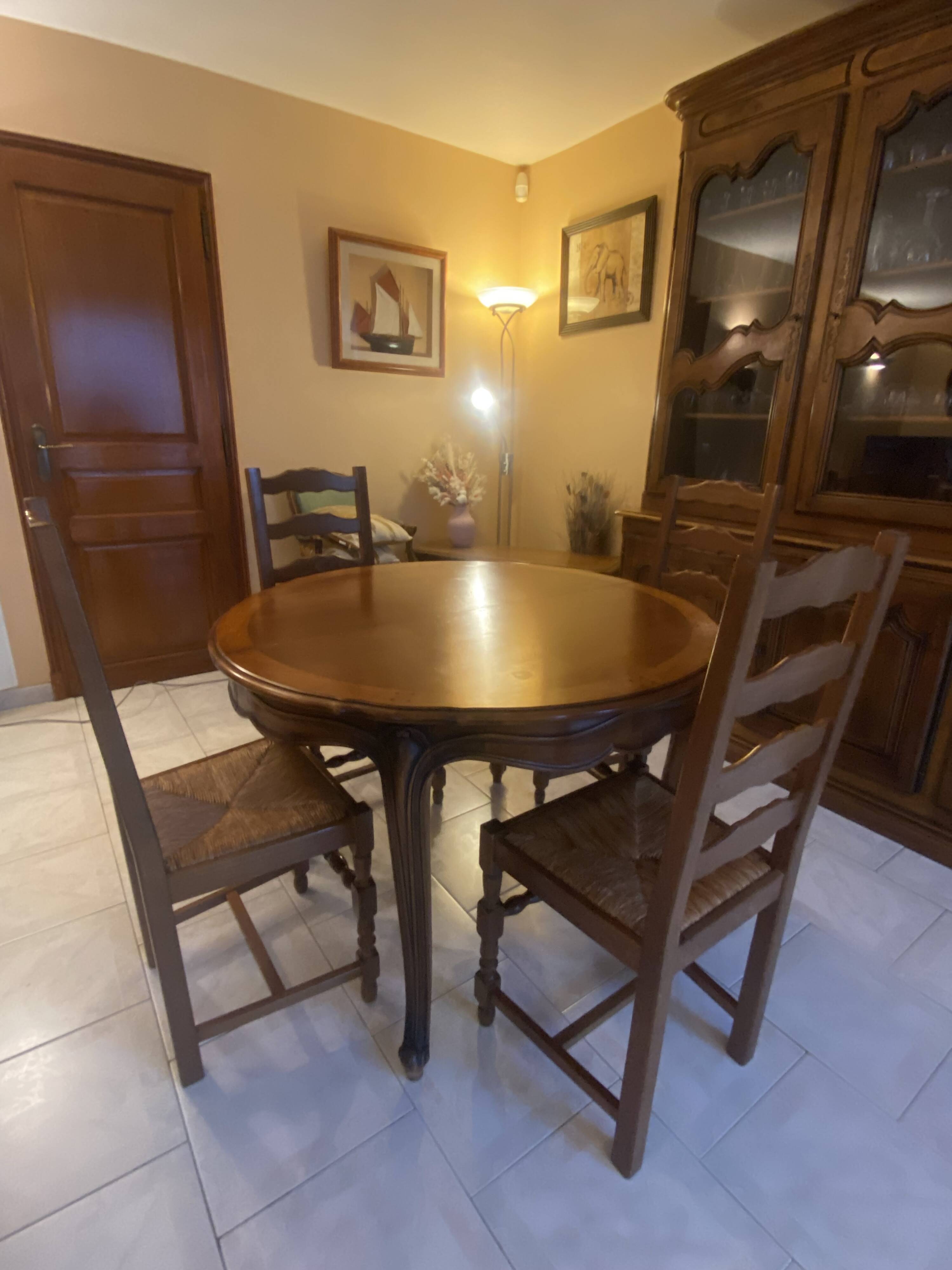 Table in solid cherry wood in Louis XV style.