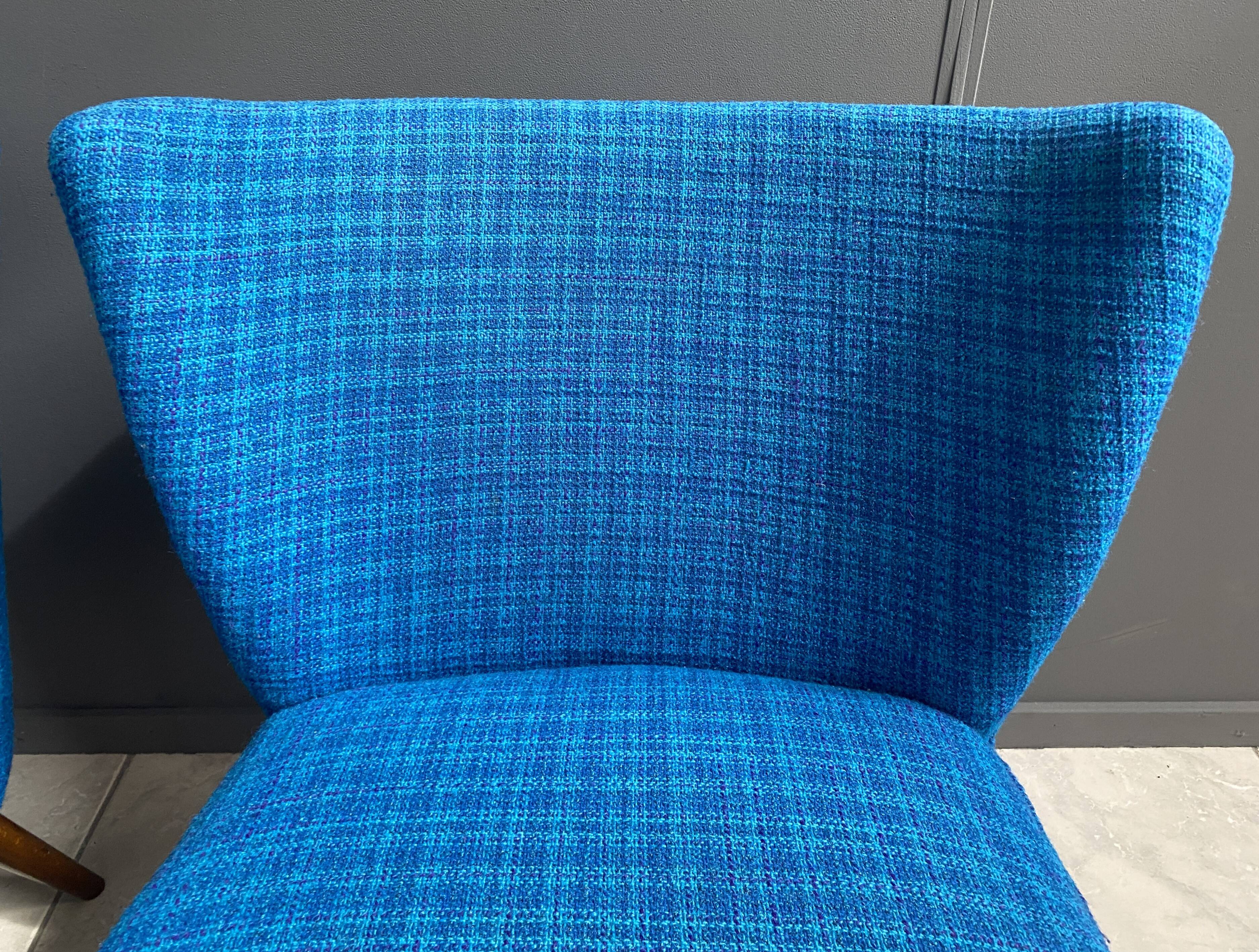ensemble de 2 chaises de cocktail bleues des années 1960