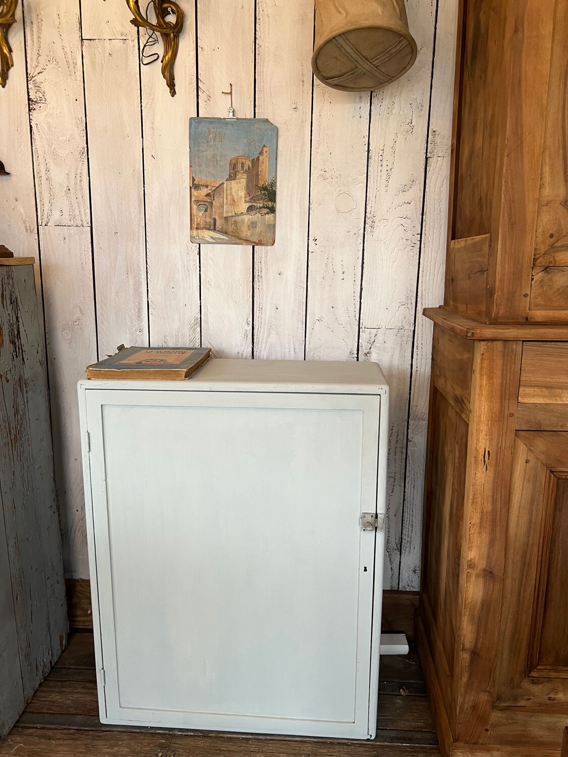 Small workshop furniture