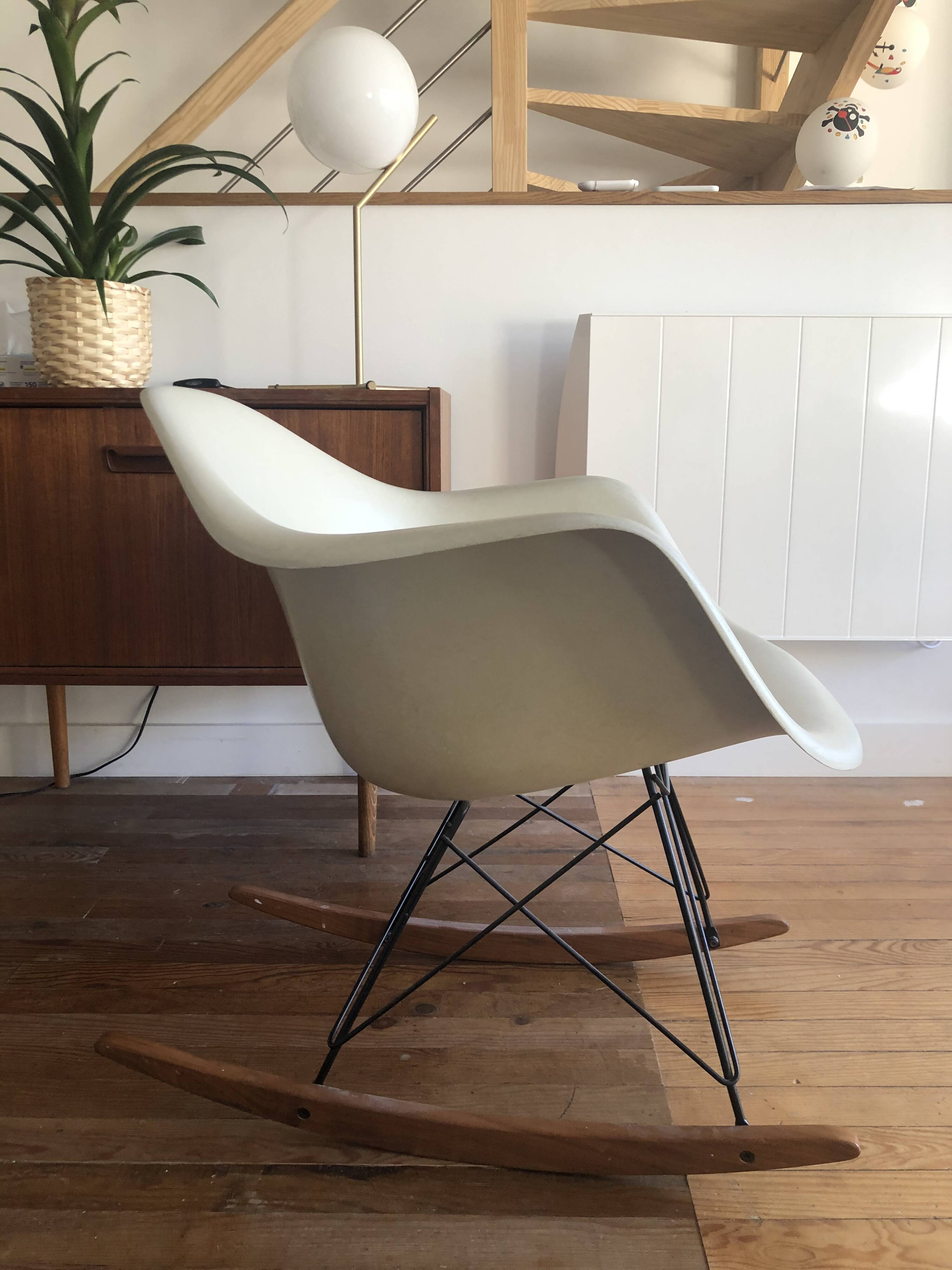 Eames rocking chair
