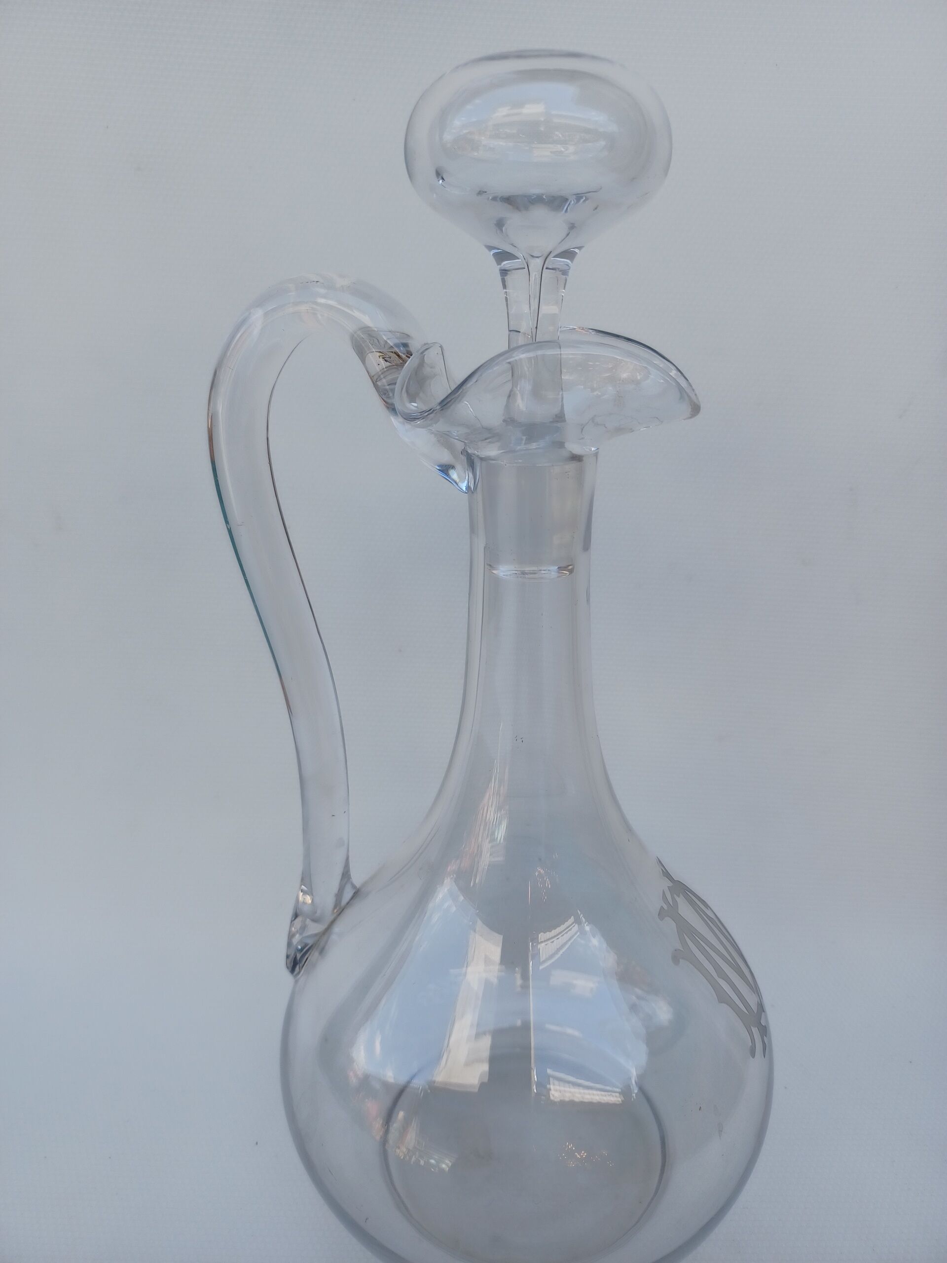 Baccarat crystal ewer, Balloon shape, circa 1910