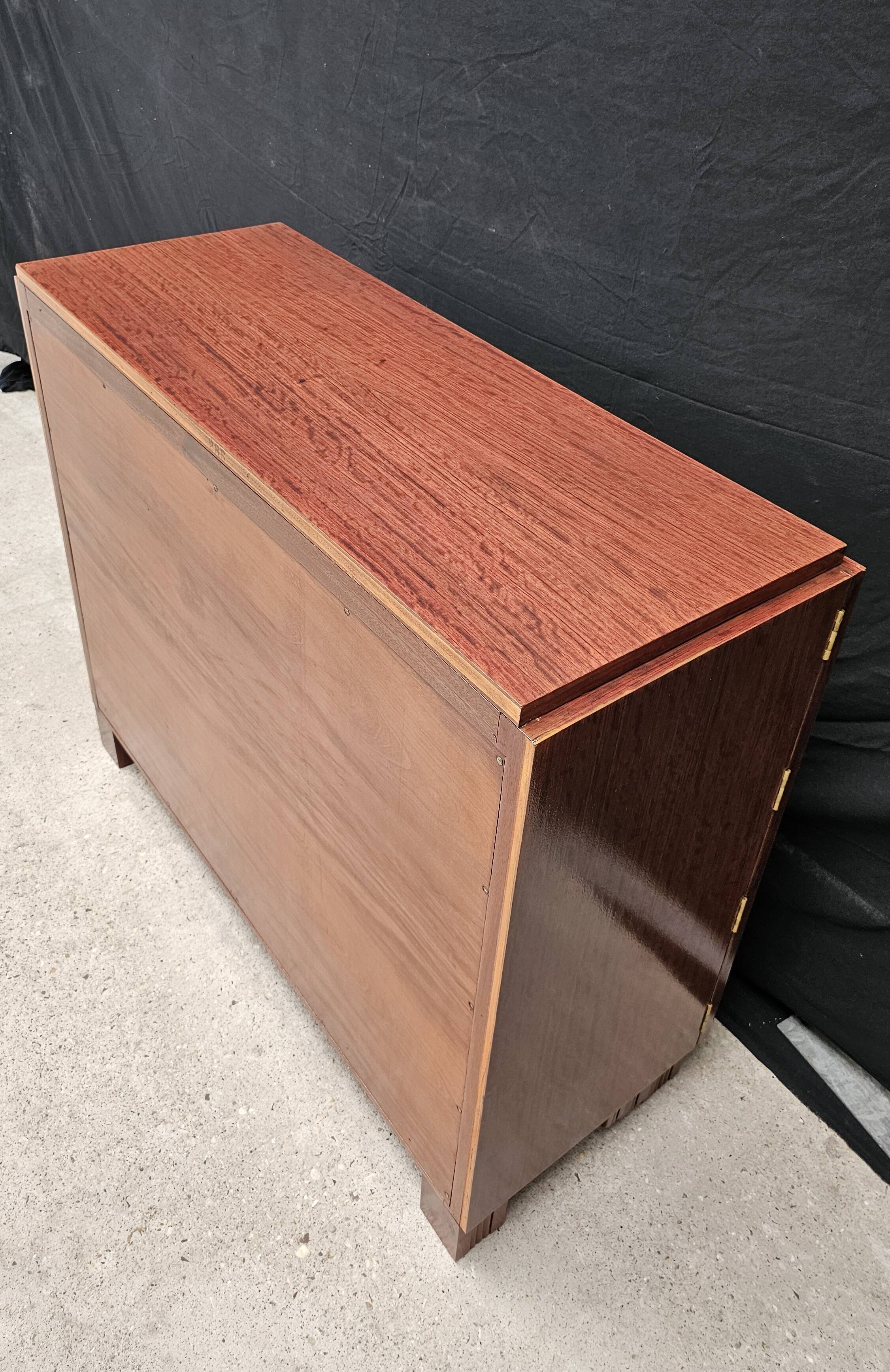 Art Deco buffet by Saddier & Fils in solid rosewood and veneer.