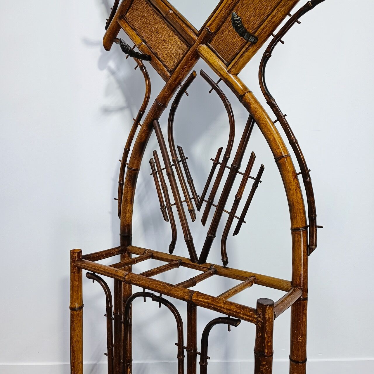 Portemanteau en bambou avec porte-parapluie