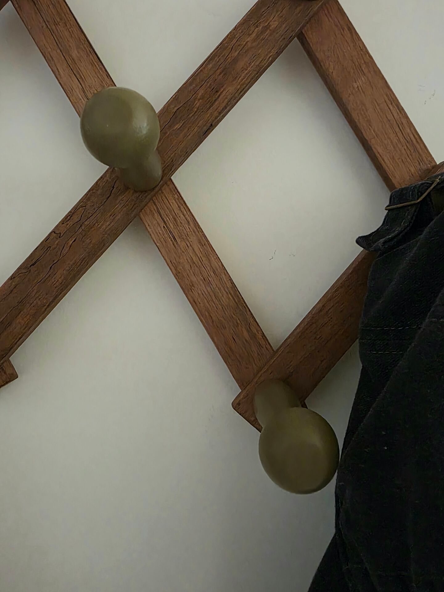 Vintage accordion coat rack