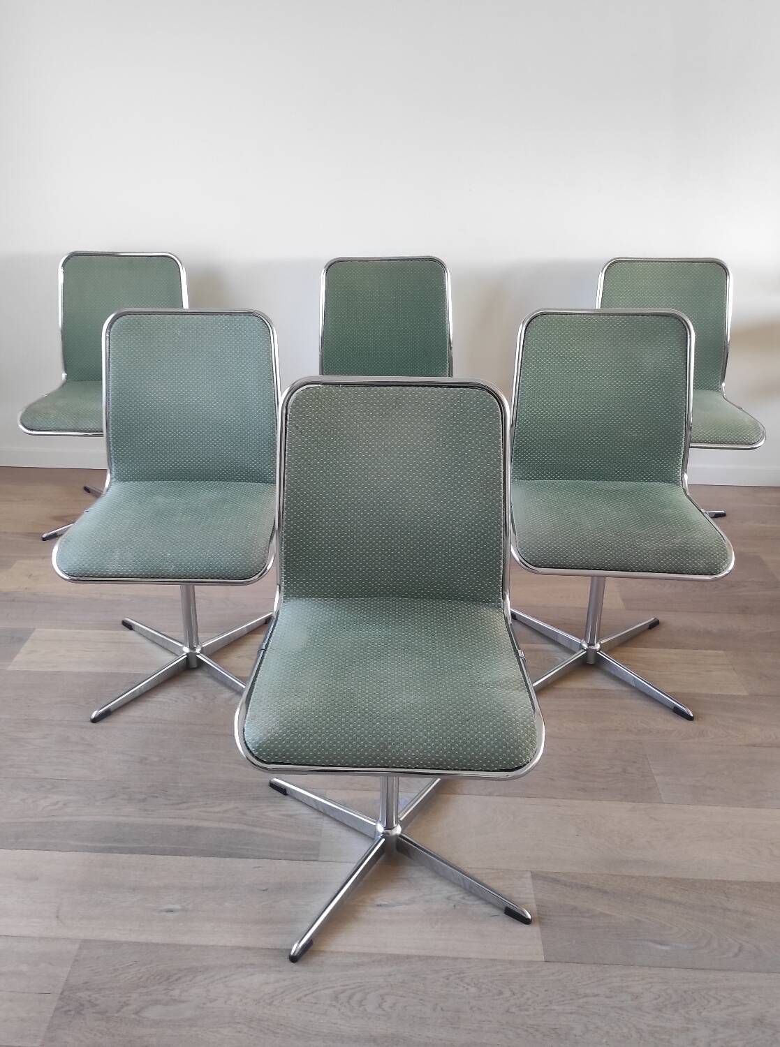Suite de 6 chaises pivotantes Roche Bobois, 70's