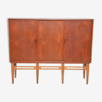 Danish Mid-Century Modern Teak cabinet