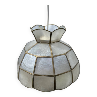 Mother-of-pearl and brass suspension