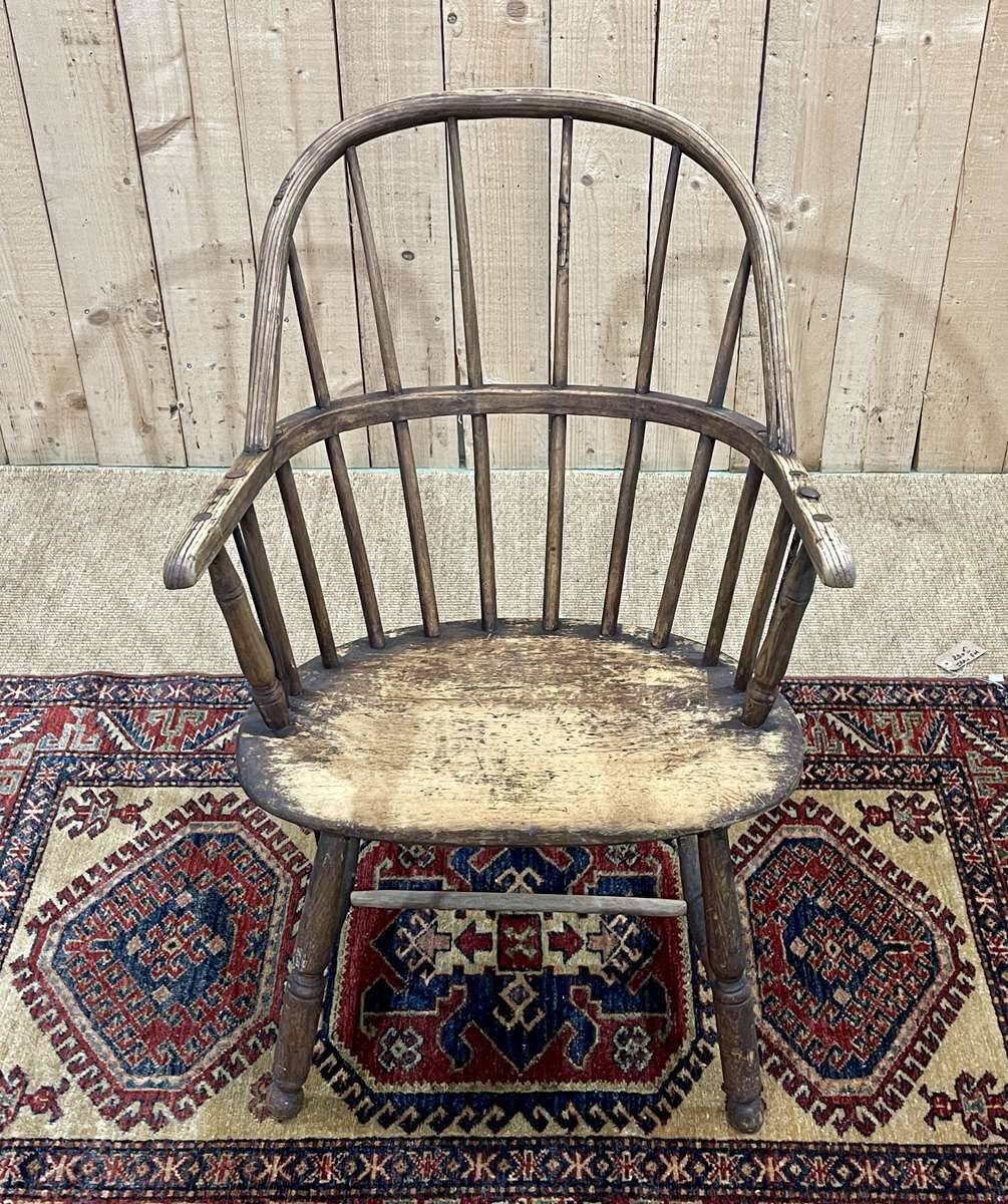19th century English armchair in 19th century elm and beech