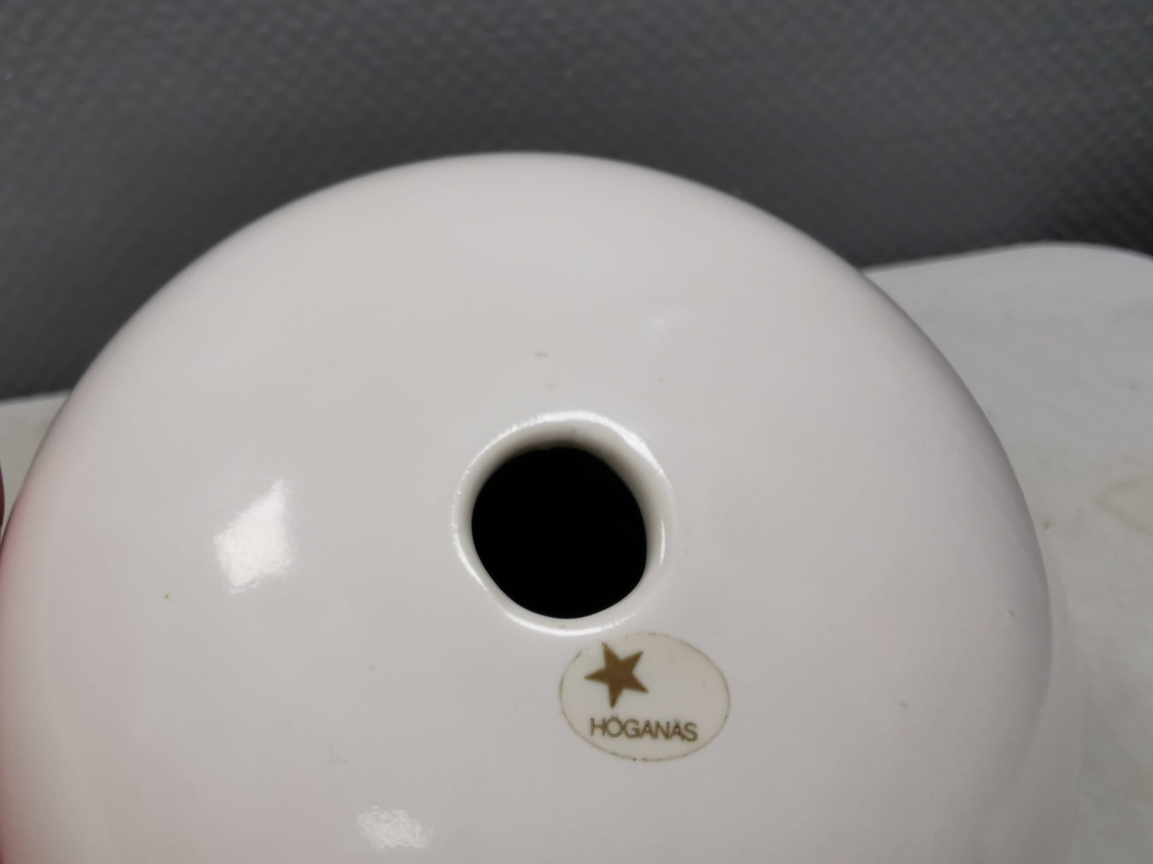 Vase sphérique de la marque de poterie suédoise Höganäs. Années 1980.