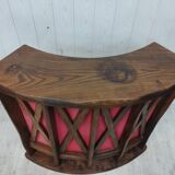 Brutalistic bar counter in solid elm