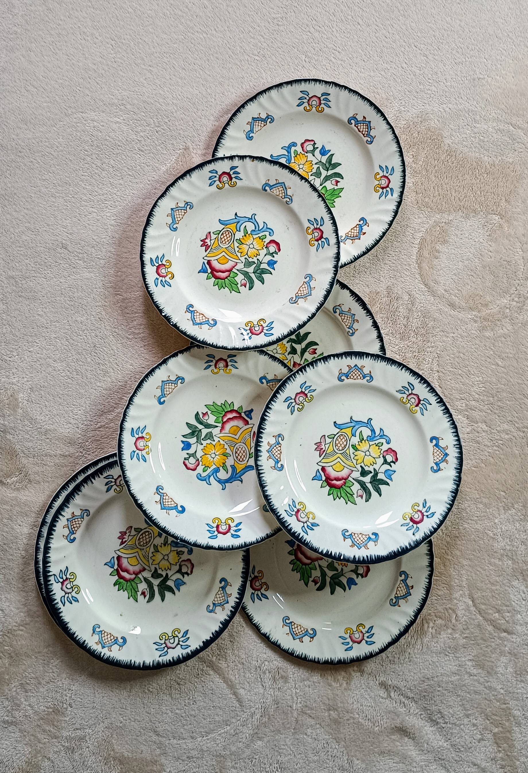 Set of 8 vintage Longwy Vieux Rouen dessert plates