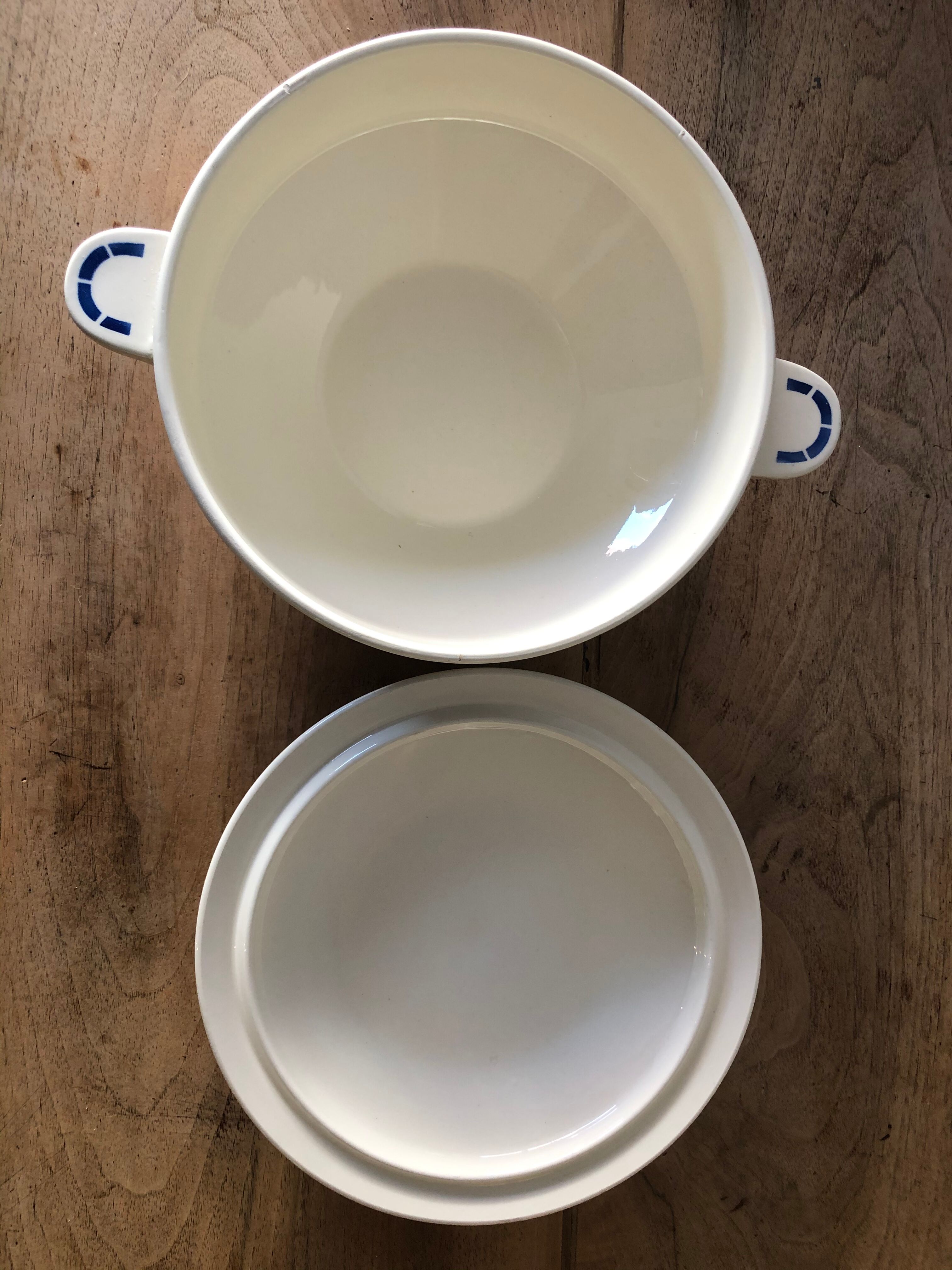 Old earthenware soup, Aurora model