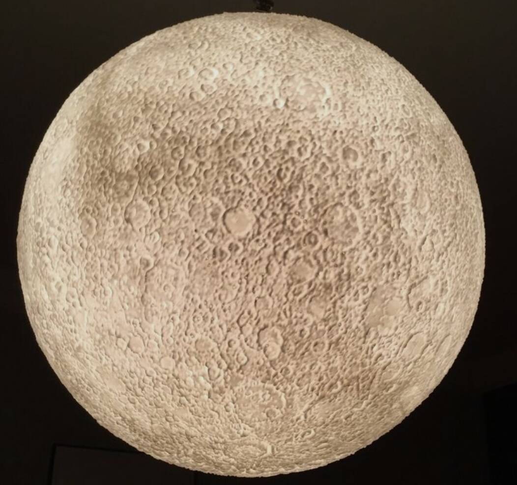 Moonbuzz chandelier