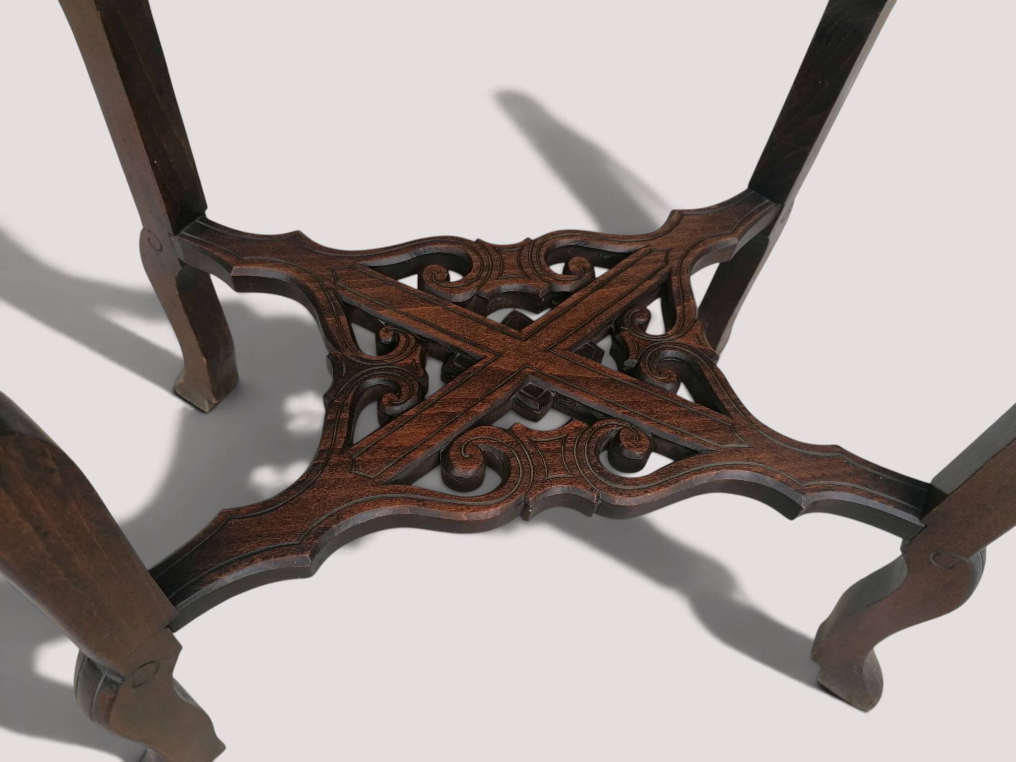Table de rangement / d'appoint / coiffeuse style chinois.