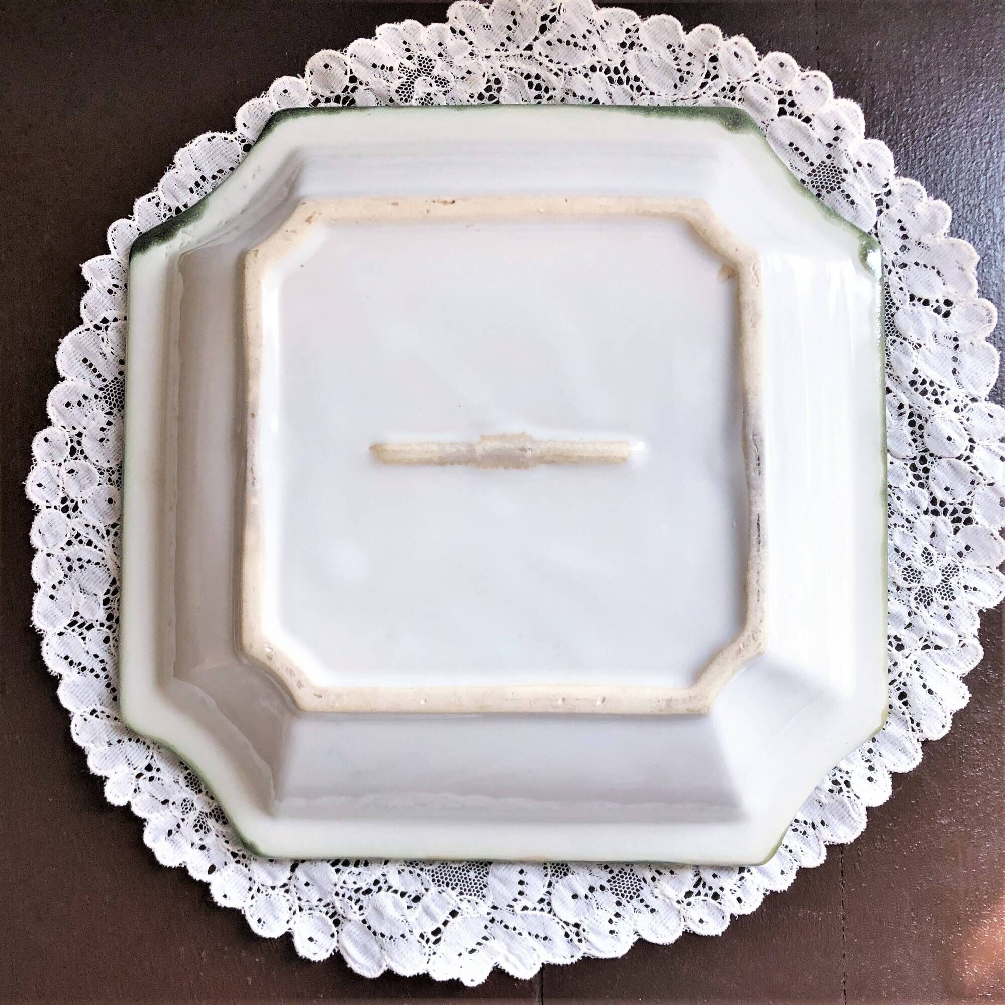 Ceramic pocket tray