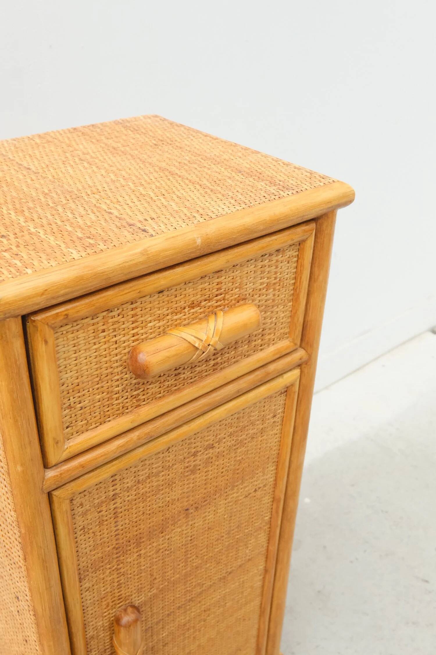 Meuble d'appoint en rotin, 1980