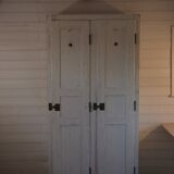 Armoire blanche en bois