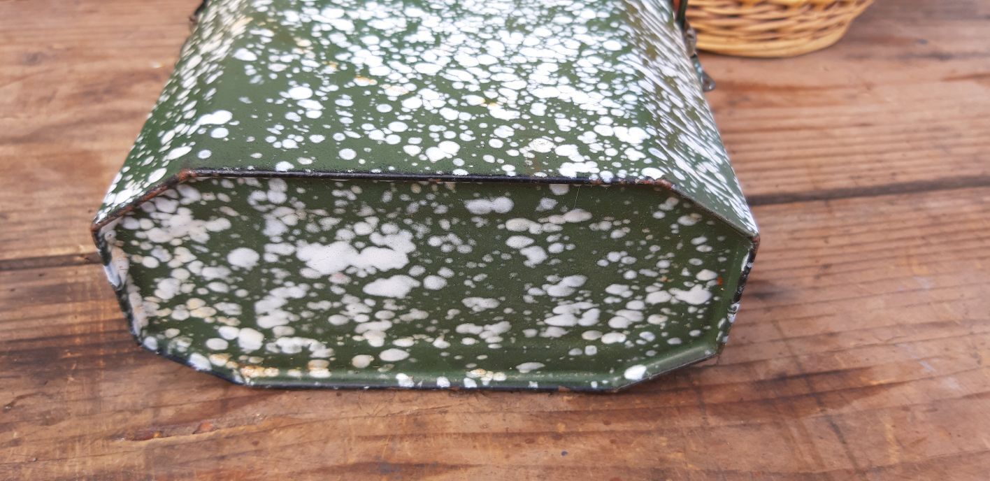 Enamelled sheet bowl